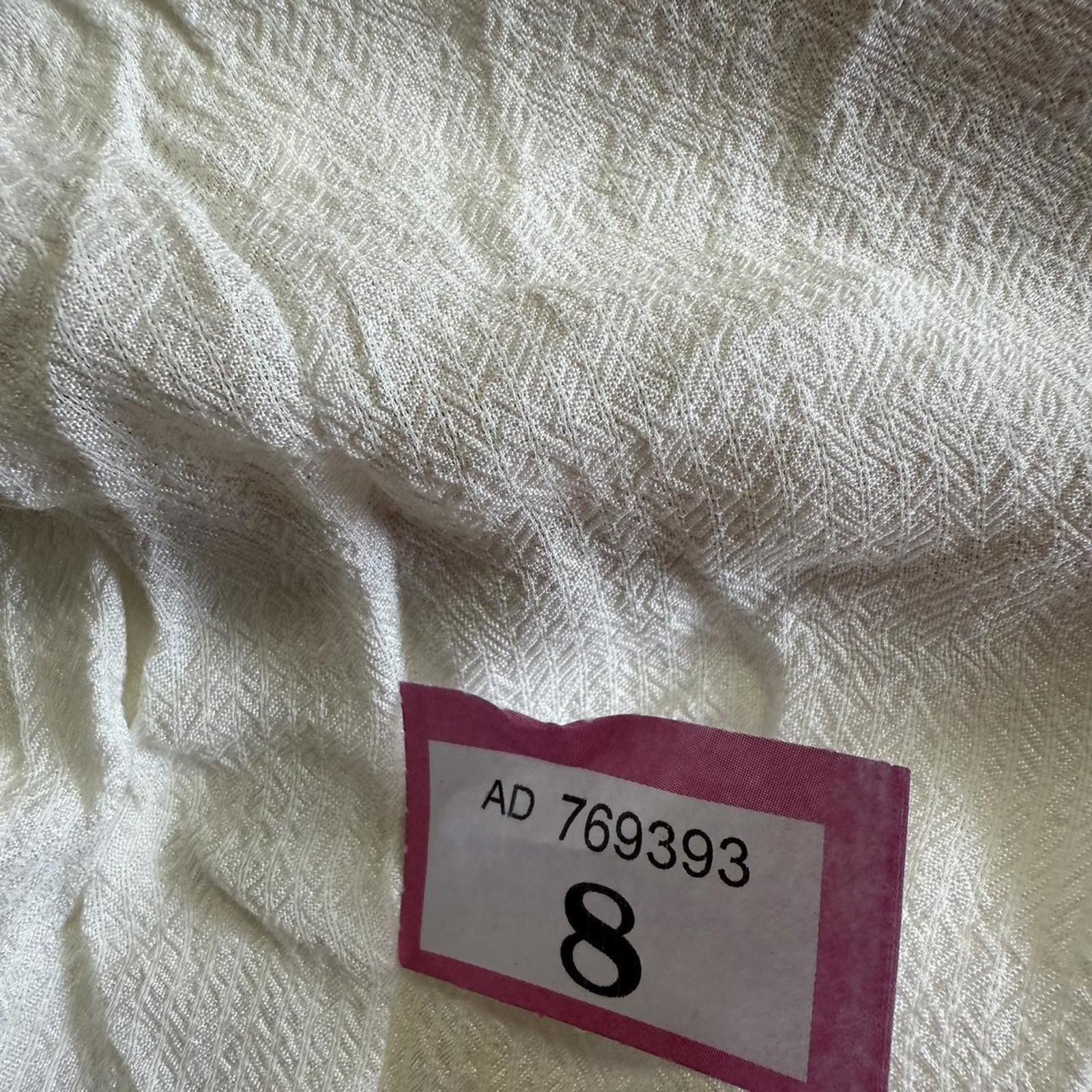 Other Women's White and Cream Blous Size S / US 4 / IT 40 - 2 Thumbnail