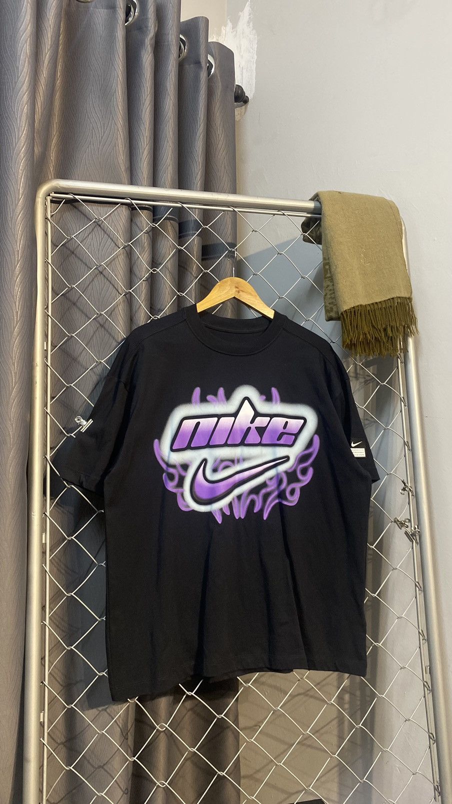 Nike BNWT NIKE BIG PRINT TSHIRT LARGE Size US L / EU 52-54 / 3 - 1 Thumbnail