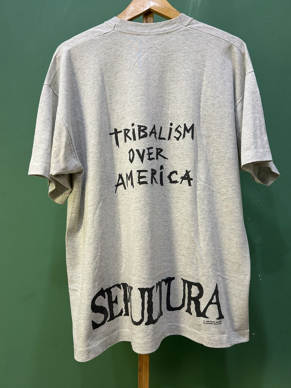 Band Tees Sepultura Roots Tribalism Over America 1996 Vintage Size US XL / EU 56 / 4 - 3 Thumbnail