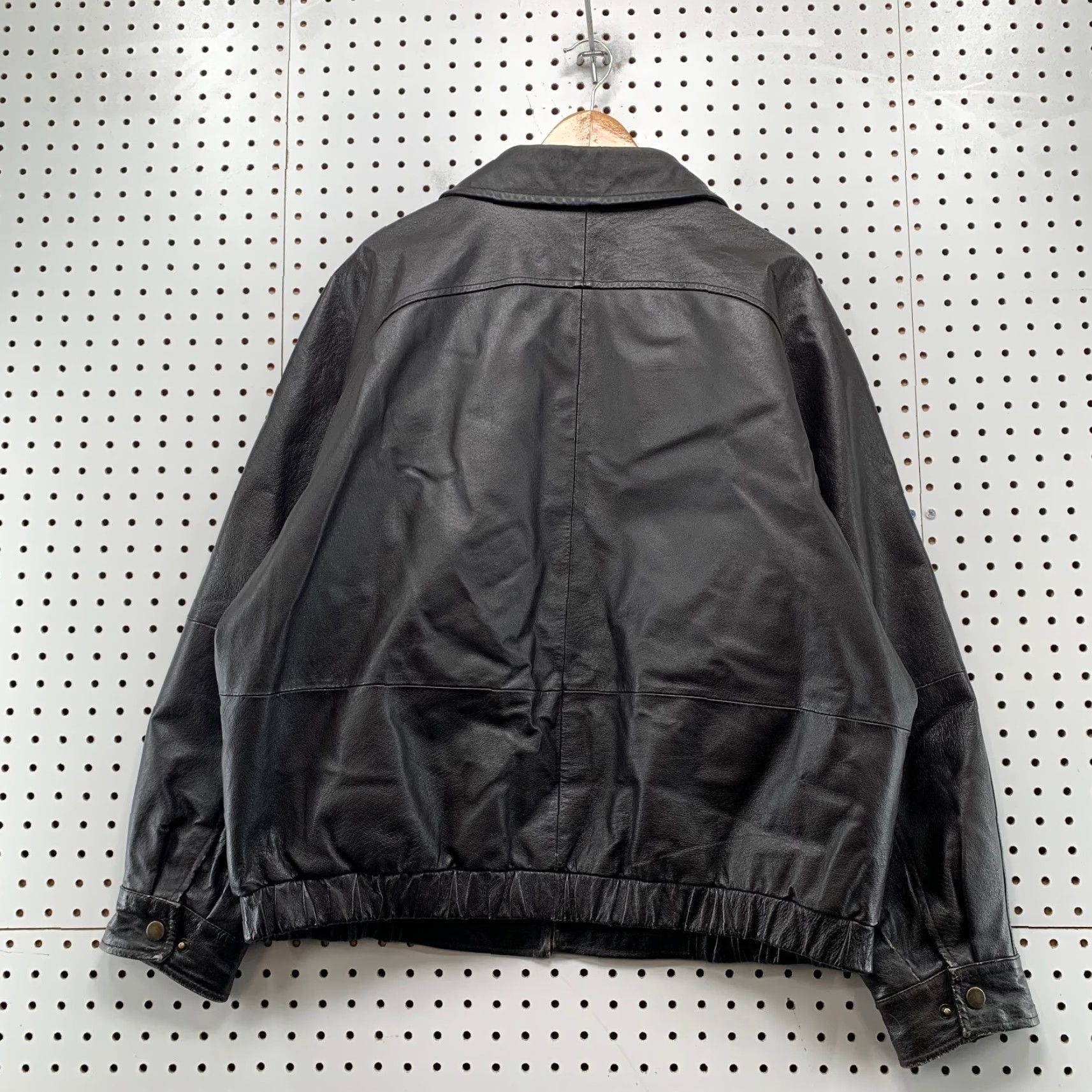 Vintage VINTAGE St. John's Bay LeatherBomber Jacket Mens XL Brown Flight Distressed Size US XL / EU 56 / 4 - 2 Thumbnail