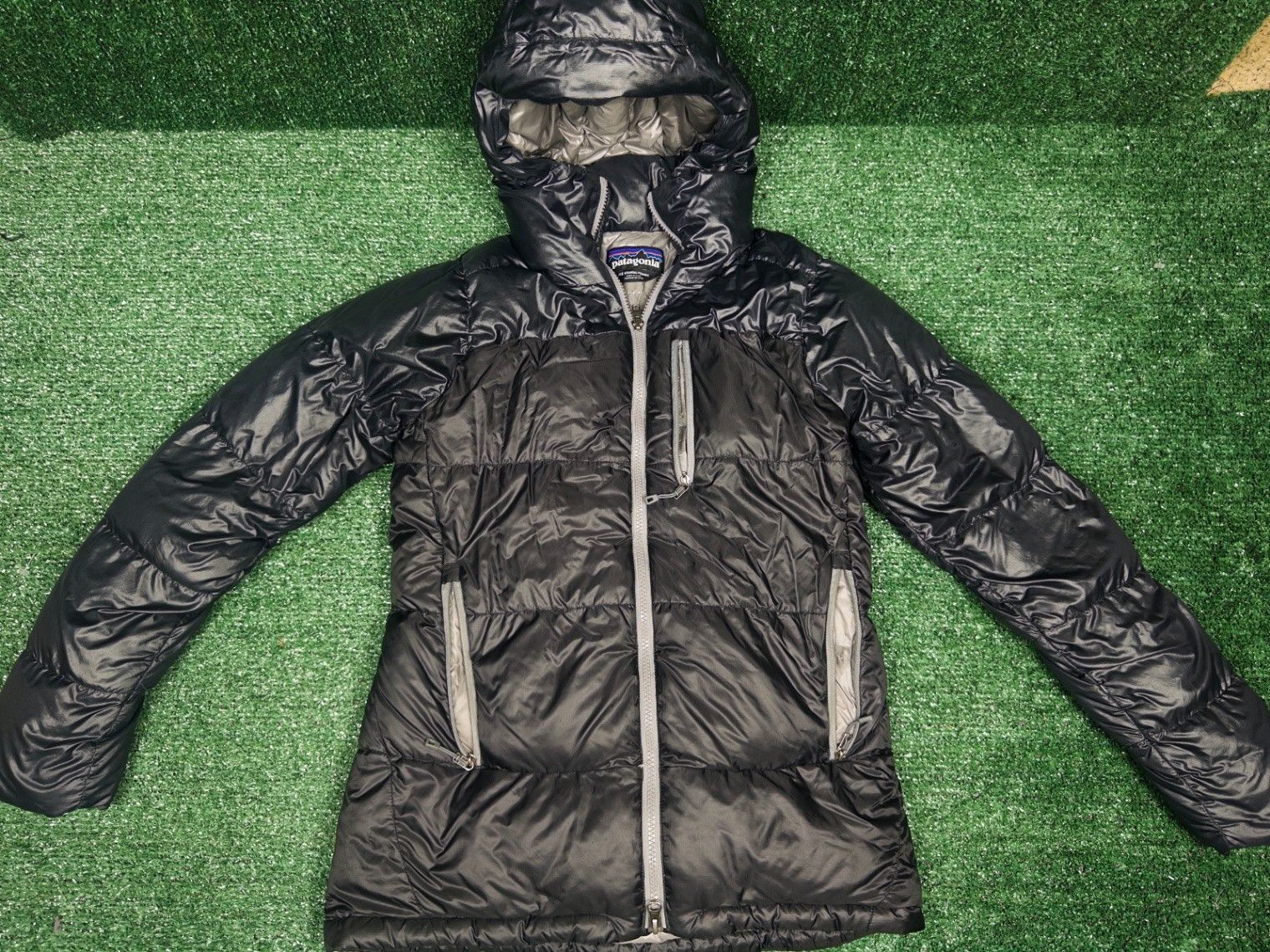 Patagonia Patagonia Women Fitz Roy Down Parka Jacket Black XS 84575 Size XS / US 0-2 / IT 36-38 - 1 Thumbnail