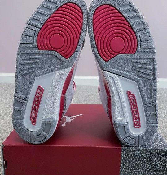 Jordan Brand Air Jordan 3 Cardinal Size US 8 / EU 41 - 5 Thumbnail