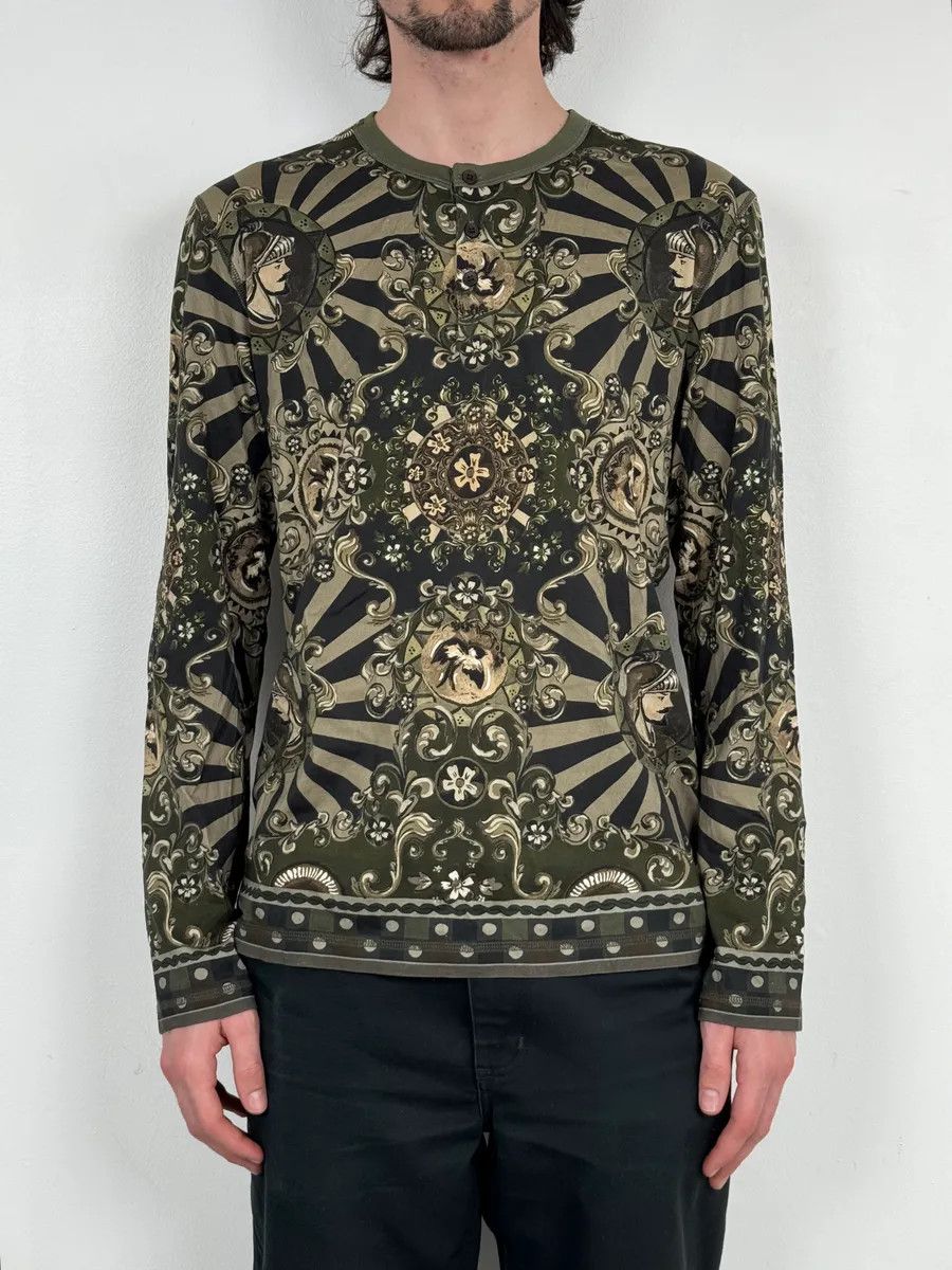 Dolce & Gabbana 2010s Dolce & Gabbana Green Fantasy World Henley Longsleeve Size US M / EU 48-50 / 2 - 2 Thumbnail