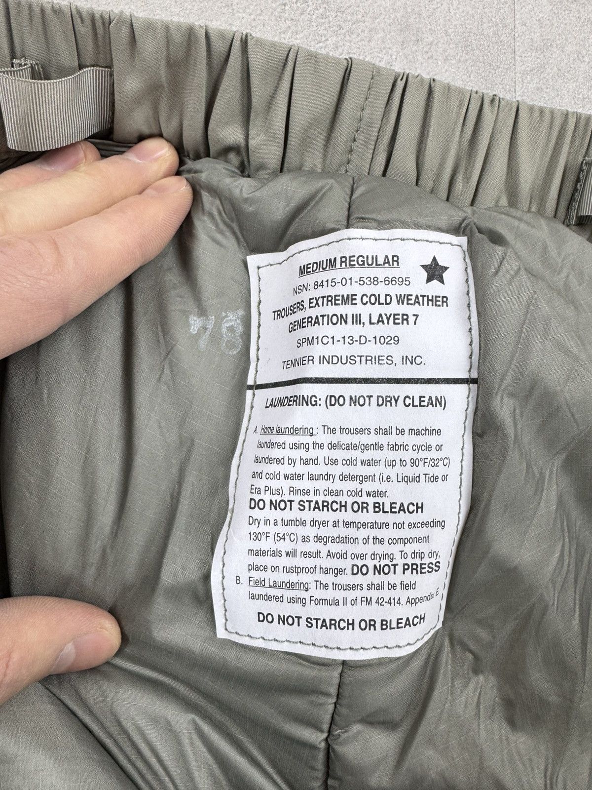Other Trousers Extreme Cold Weather Generation III Layer 7 pants Size US 33 - 10 Thumbnail