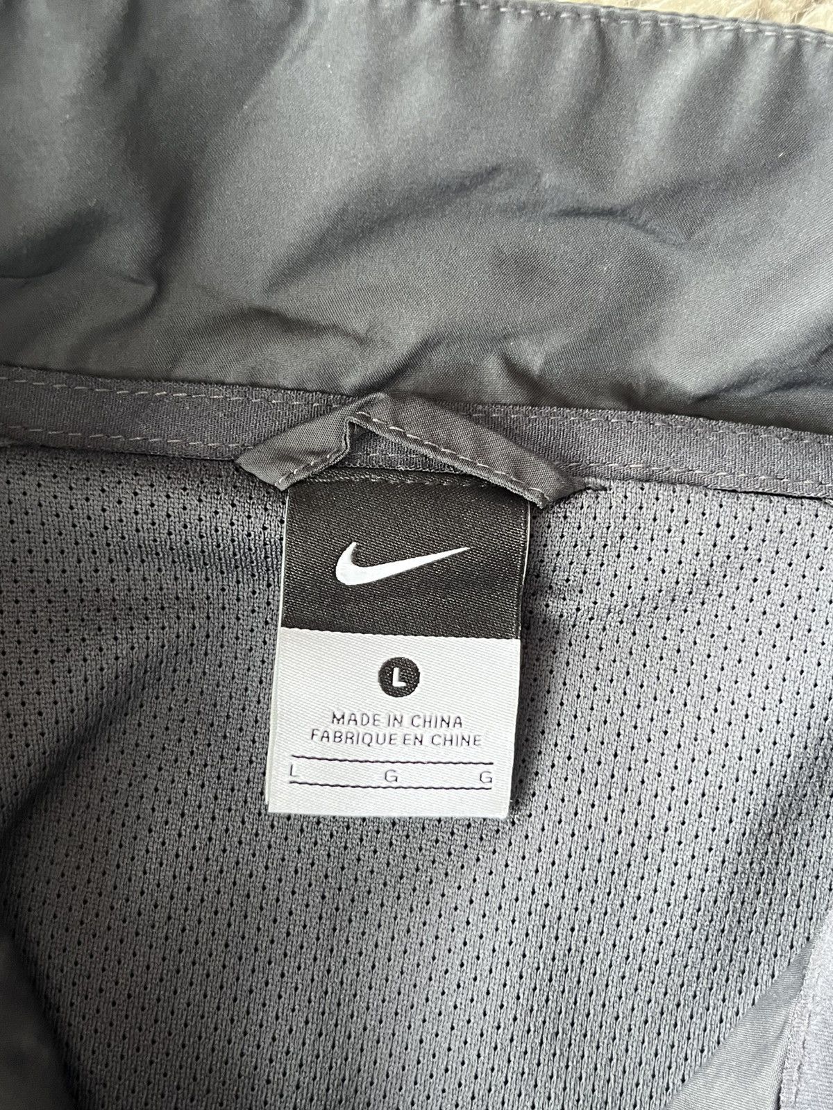 Nike Vintage Nike Light Jacket Soccer football team Juventus Size US L / EU 52-54 / 3 - 6 Thumbnail