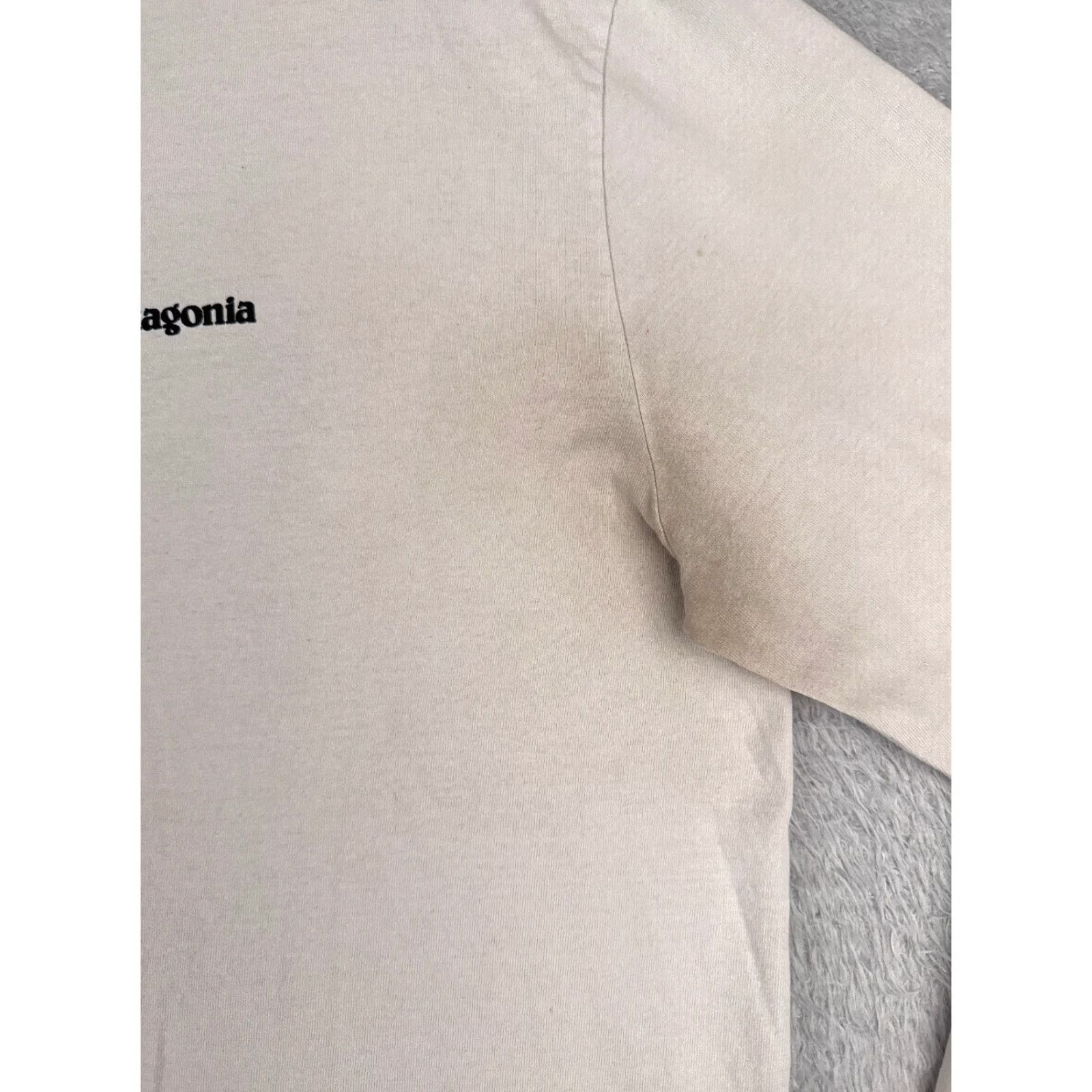 Patagonia Patagonia Men’s T-Shirt XL White Long Sleeve Crew Neck Poly Blend Cotton Jersey Logo Regular Brand Patagonia Size US XL / EU 56 / 4 - 7 Thumbnail