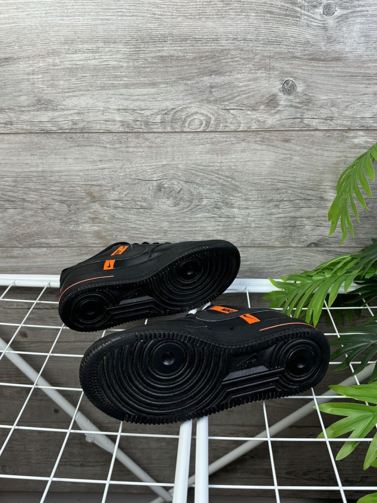 Nike NIKE AIR FORCE 1 LOW LV8 WORLDWIDE BLACK ORANGE СТ4683-001 Size US 8 / IT 38 - 3 Thumbnail