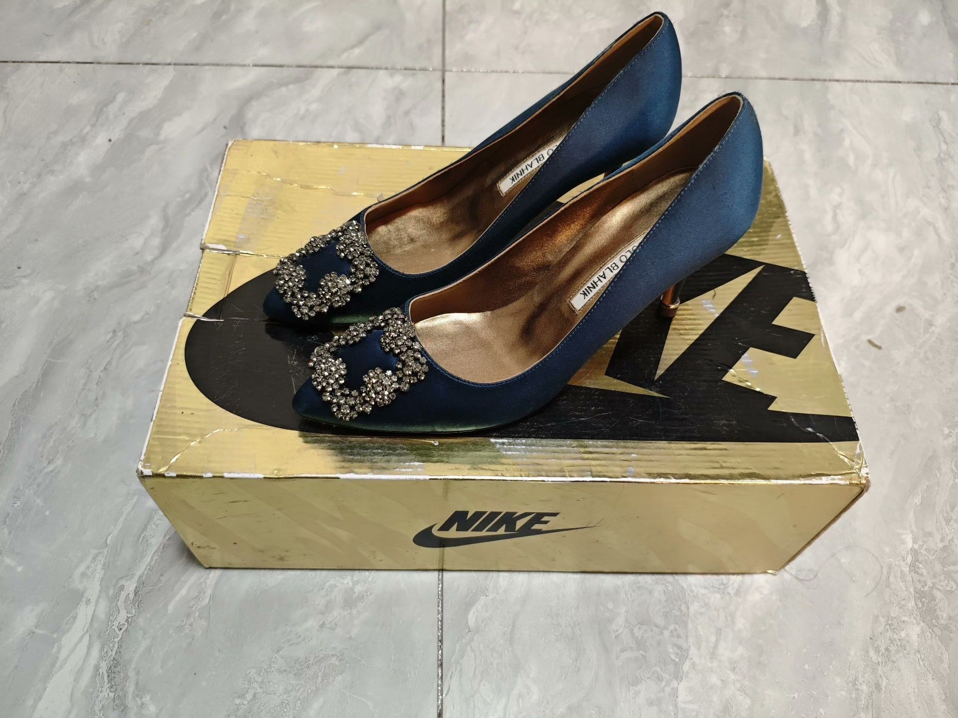 Manolo Blahnik Manolo Blahnik Blue Lowtop Sneakers us_6-5 Women Size US 6.5 / IT 36.5 - 1 Thumbnail