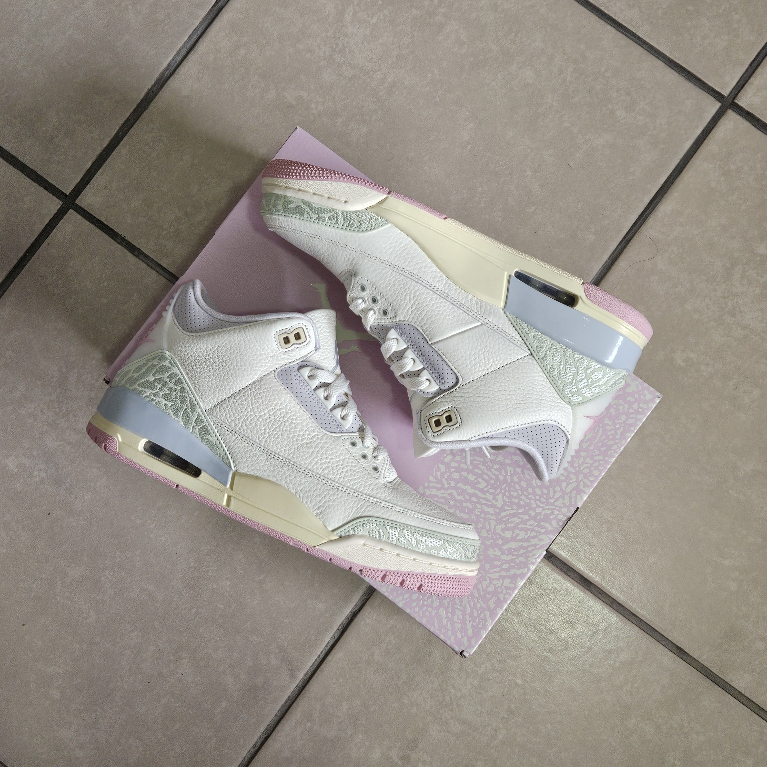 Jordan Brand Nike Air Jordan 3 retro spring is in the air Size US 9 / EU 42 - 4 Thumbnail