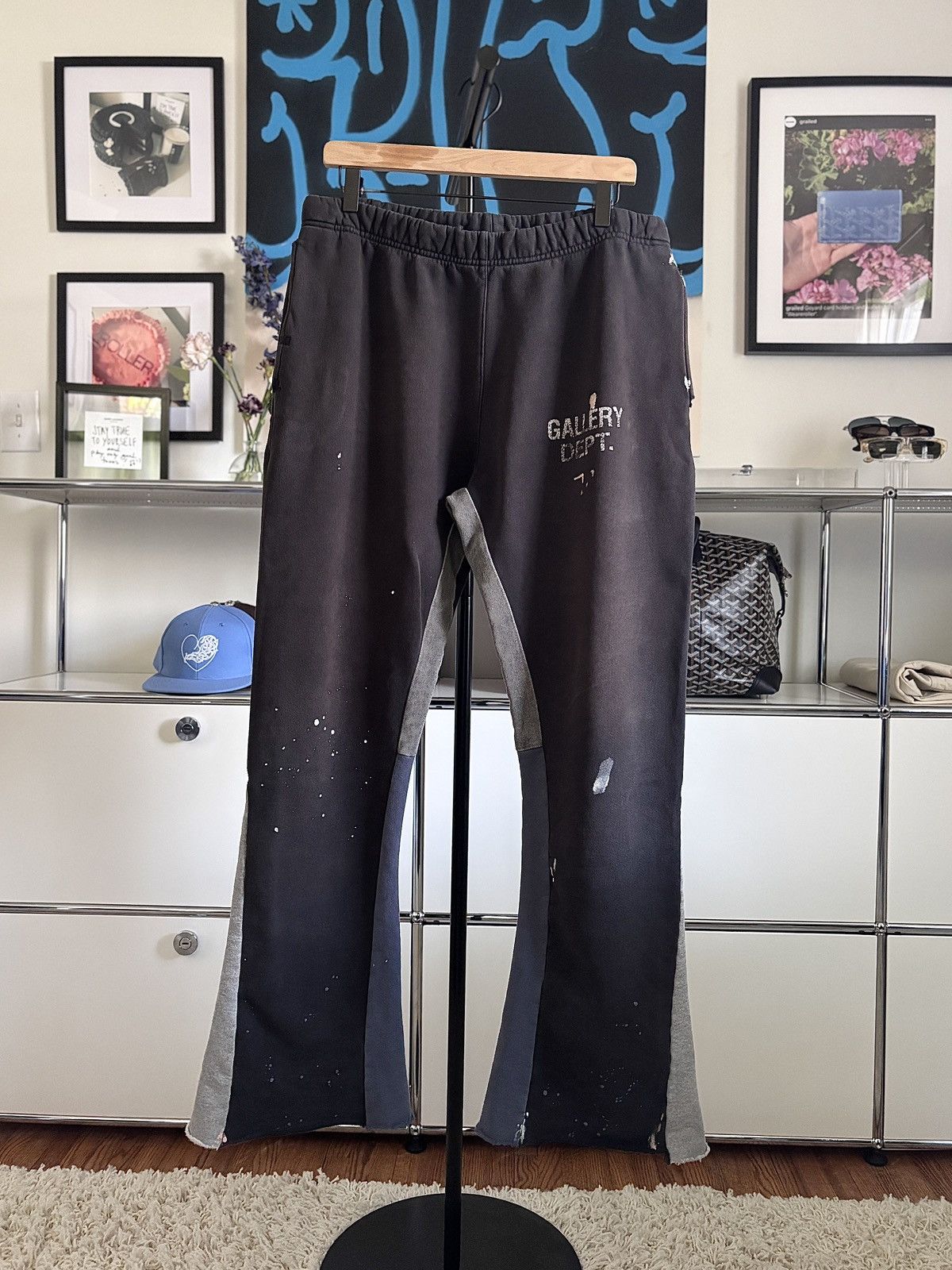 Gallery Dept. FADED BLACK - PAINTER LOGO FLARE SWEATPANTS Size US 34 / EU 50 - 2 Thumbnail