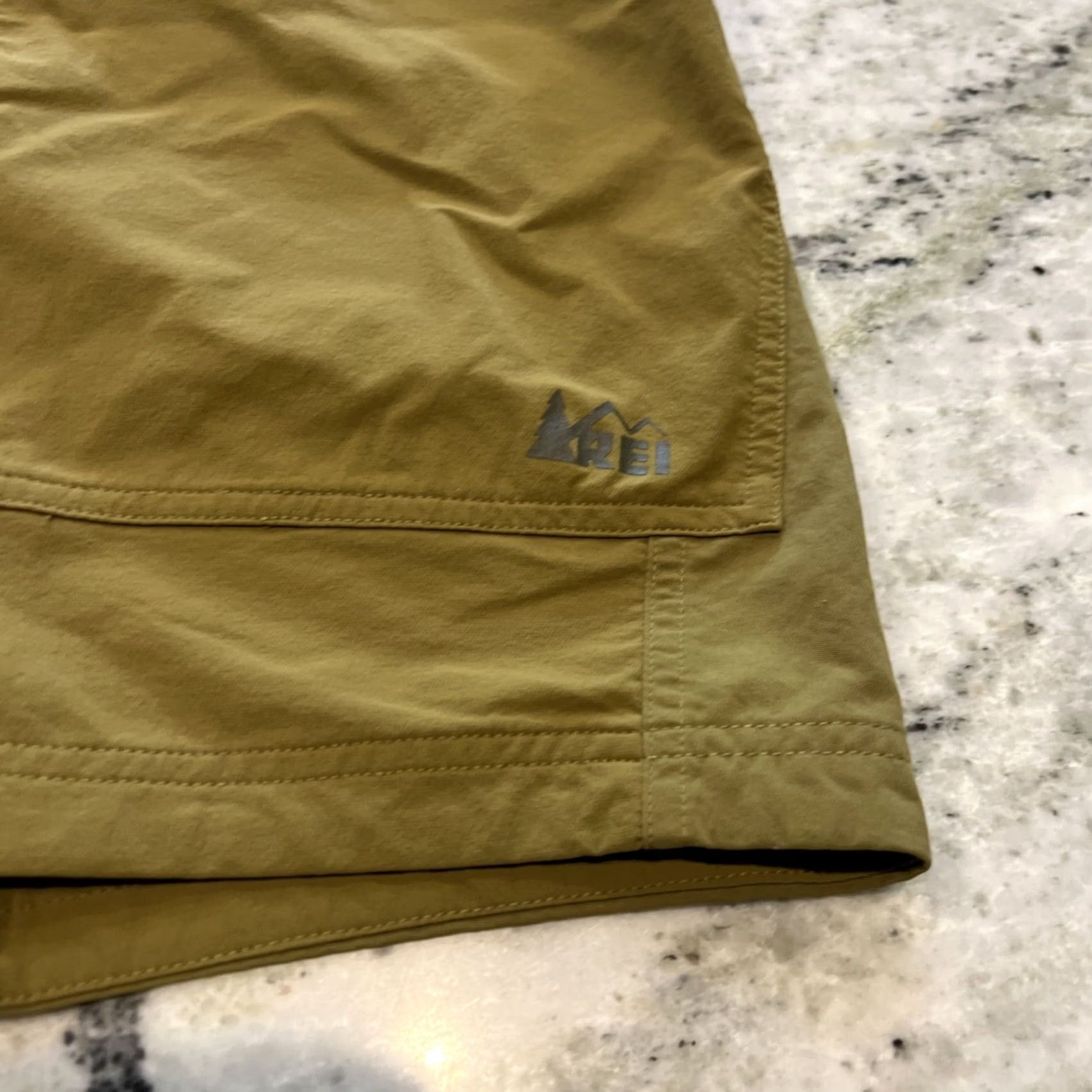 Vintage REI Shorts Women’s Size 16 Green Nylon Spandex Belt Loops 6” Inseam Outdoors Size 38" / US 16 / IT 52 - 4 Thumbnail