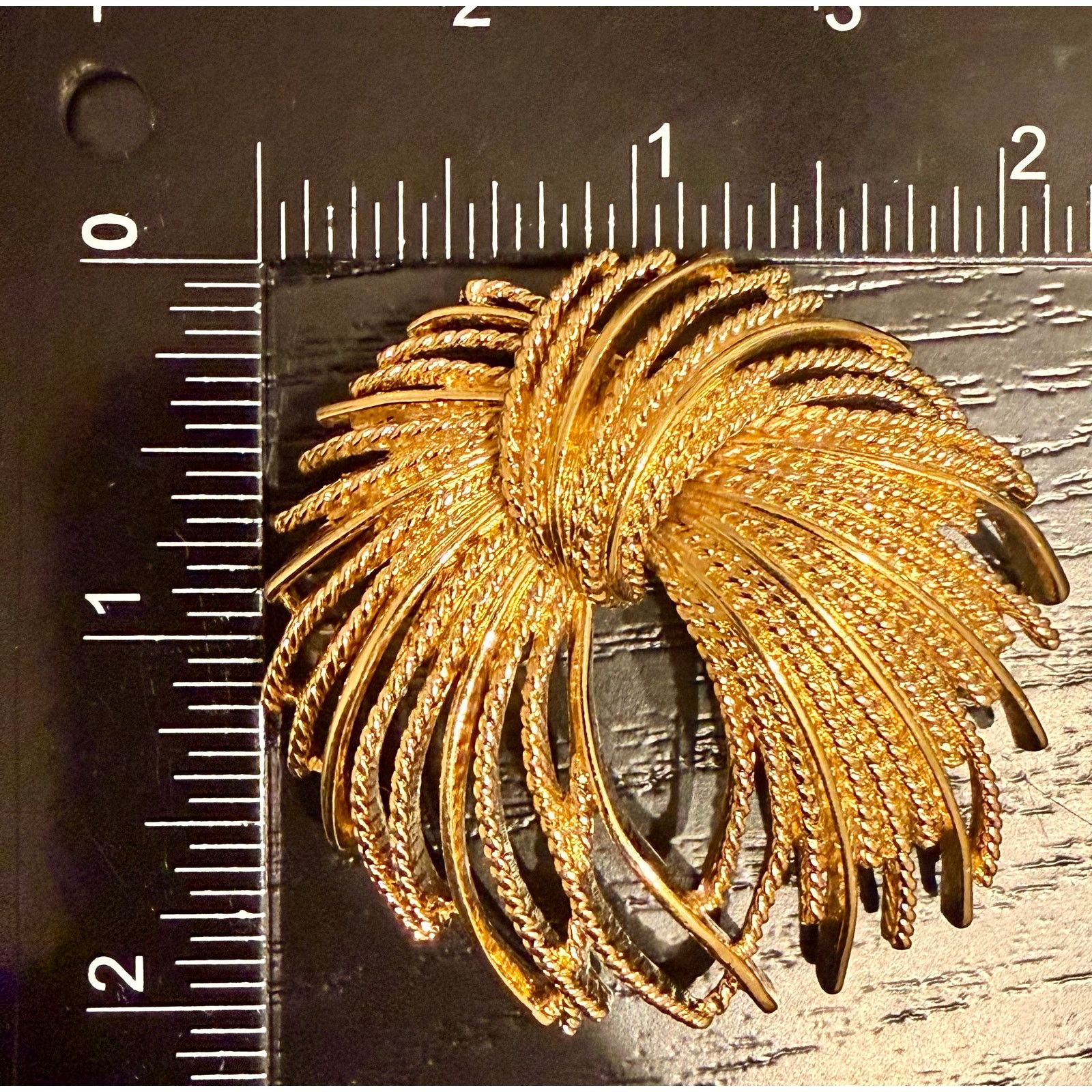 Monet Vintage Signed Monet Gold Tone Textured Swirl Brooch Size ONE SIZE - 4 Thumbnail
