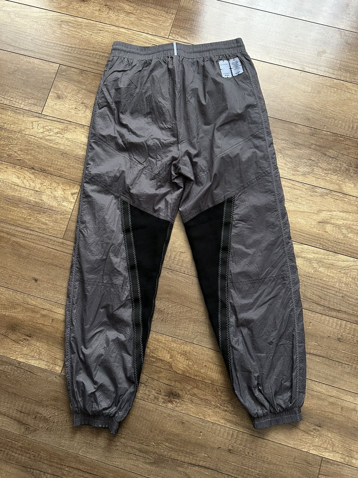 MCQ MCQ Alexander McQueen Track Nylon Parachute Pants Size US 34 / EU 50 - 1 Thumbnail