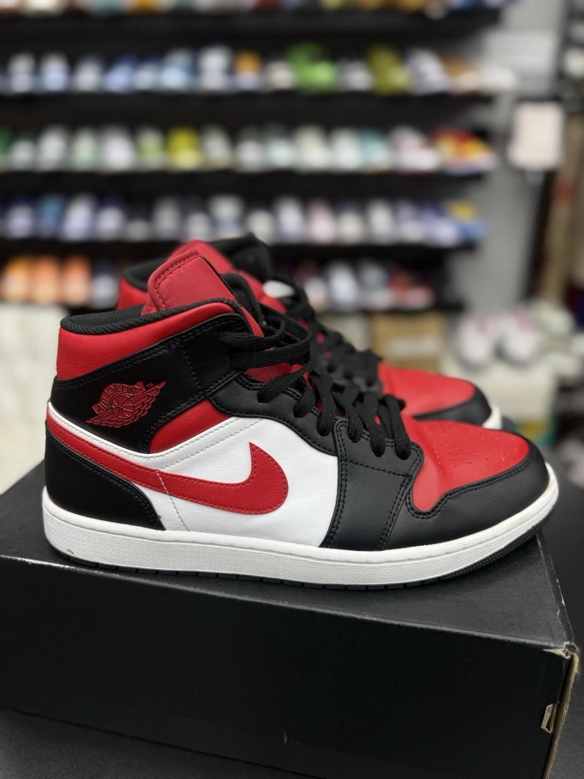 Nike Air Jordan Retro1 Mid Gym Red Mens Black White Red Size 12 Size US 12 / EU 45 - 1 Thumbnail
