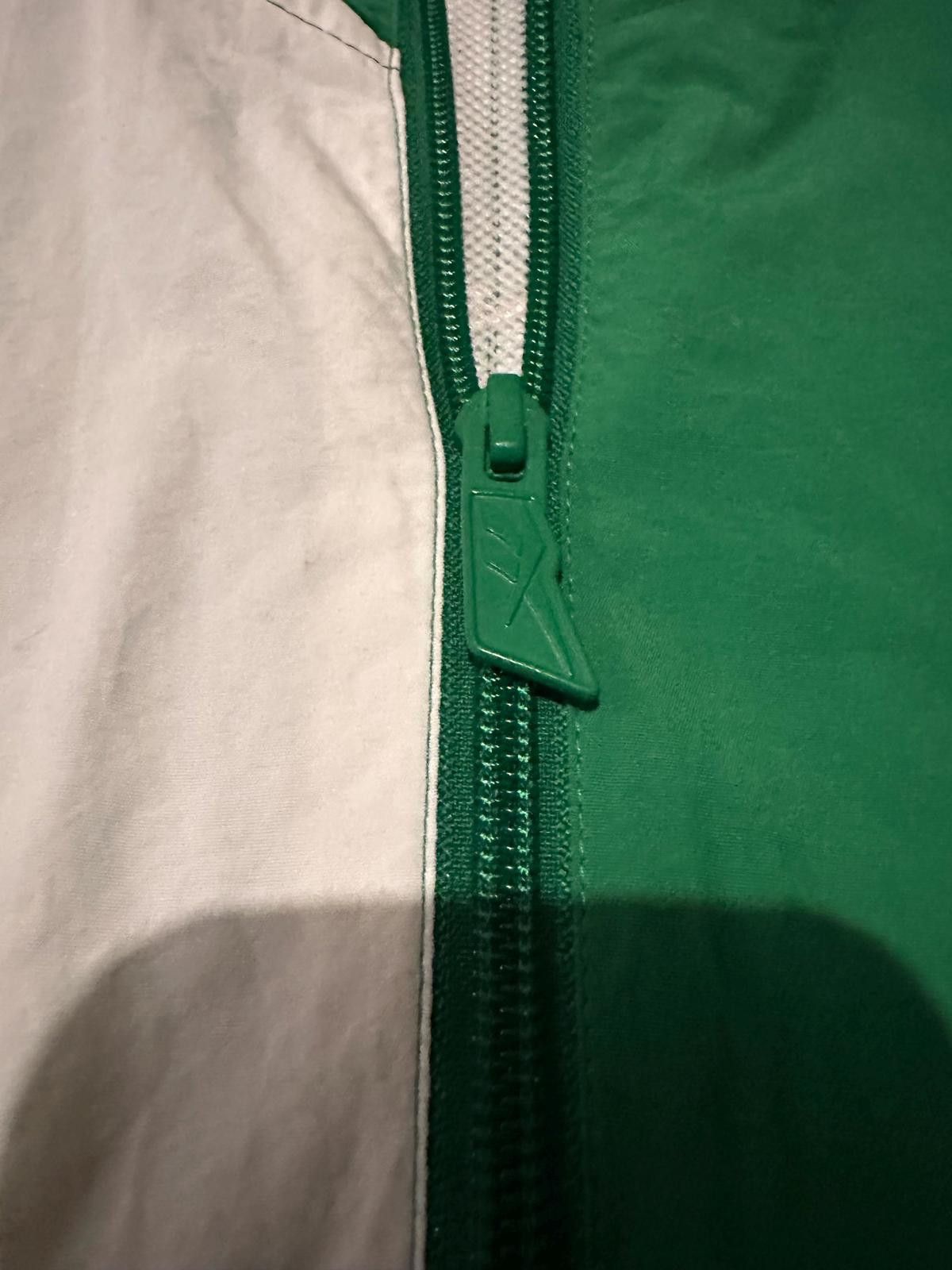 Reebok Vintage Reebok Classic Men's Green Windbreaker Jacket Size US M / EU 48-50 / 2 - 5 Thumbnail