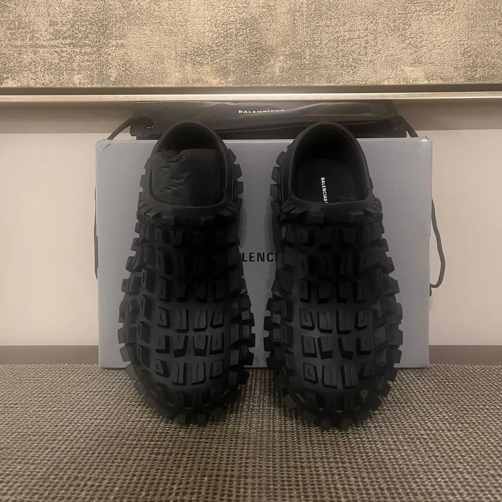 Balenciaga o1rshd1 Defender Clog in Black Size US 13 / EU 46 - 6 Thumbnail