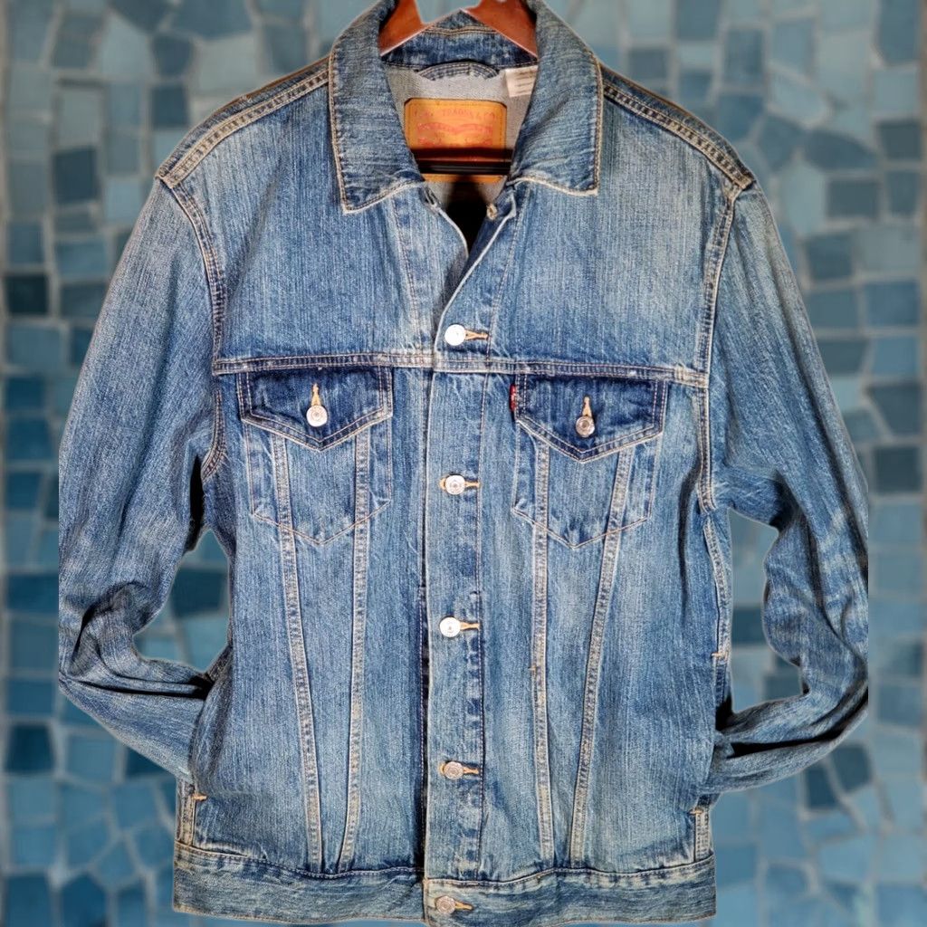 Levi's VINTAGE Levi's Trucker Jacket Denim Jean Blue L Men's Size Large (L) USA Classic USA Logo Button Closure Short Coat All Seasons Regular Fit Size US 33 - 1 Thumbnail