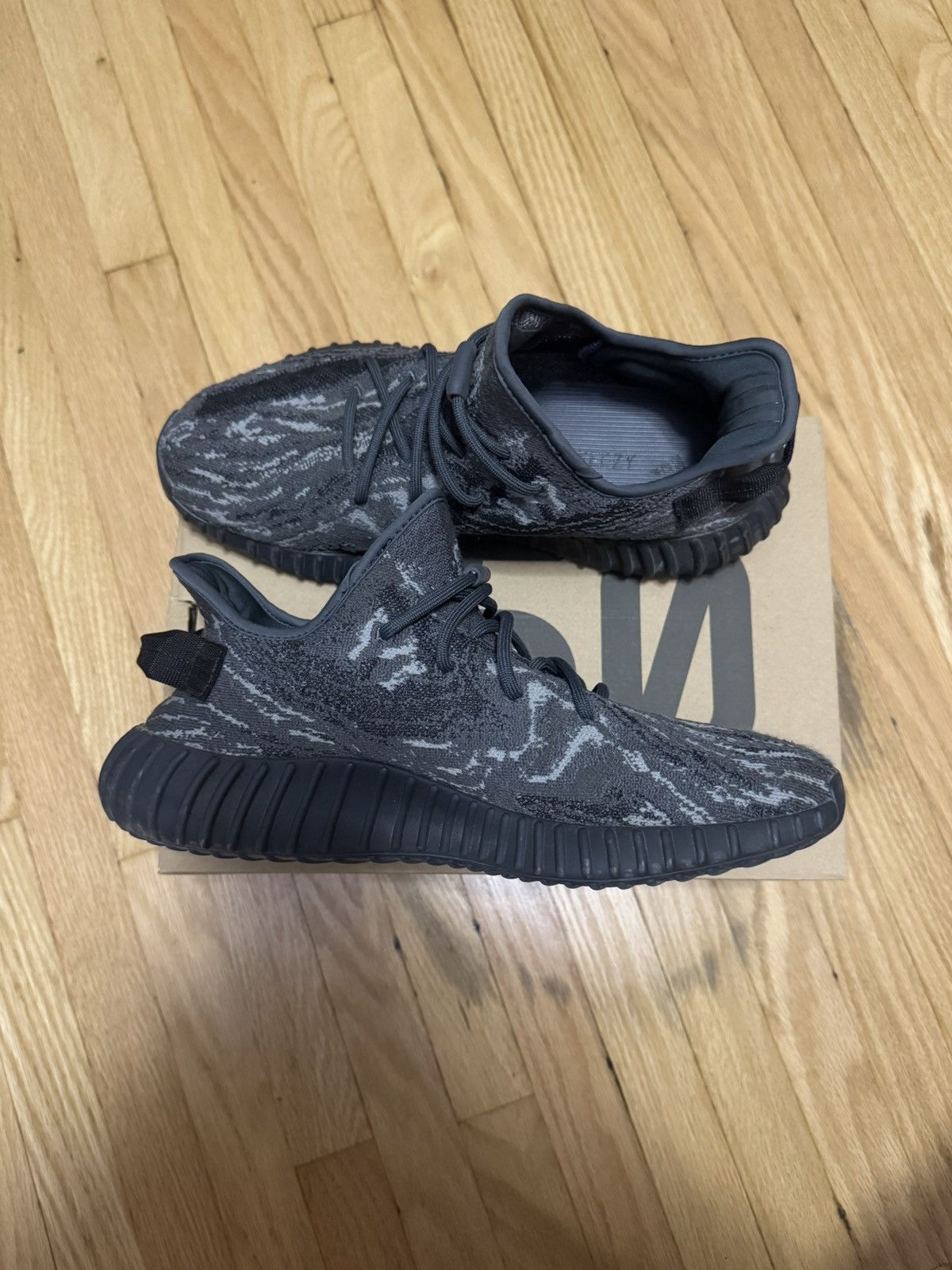 Yeezy Yeezy 350 v2 mx dark salt Size US 10.5 / EU 43-44 - 3 Thumbnail
