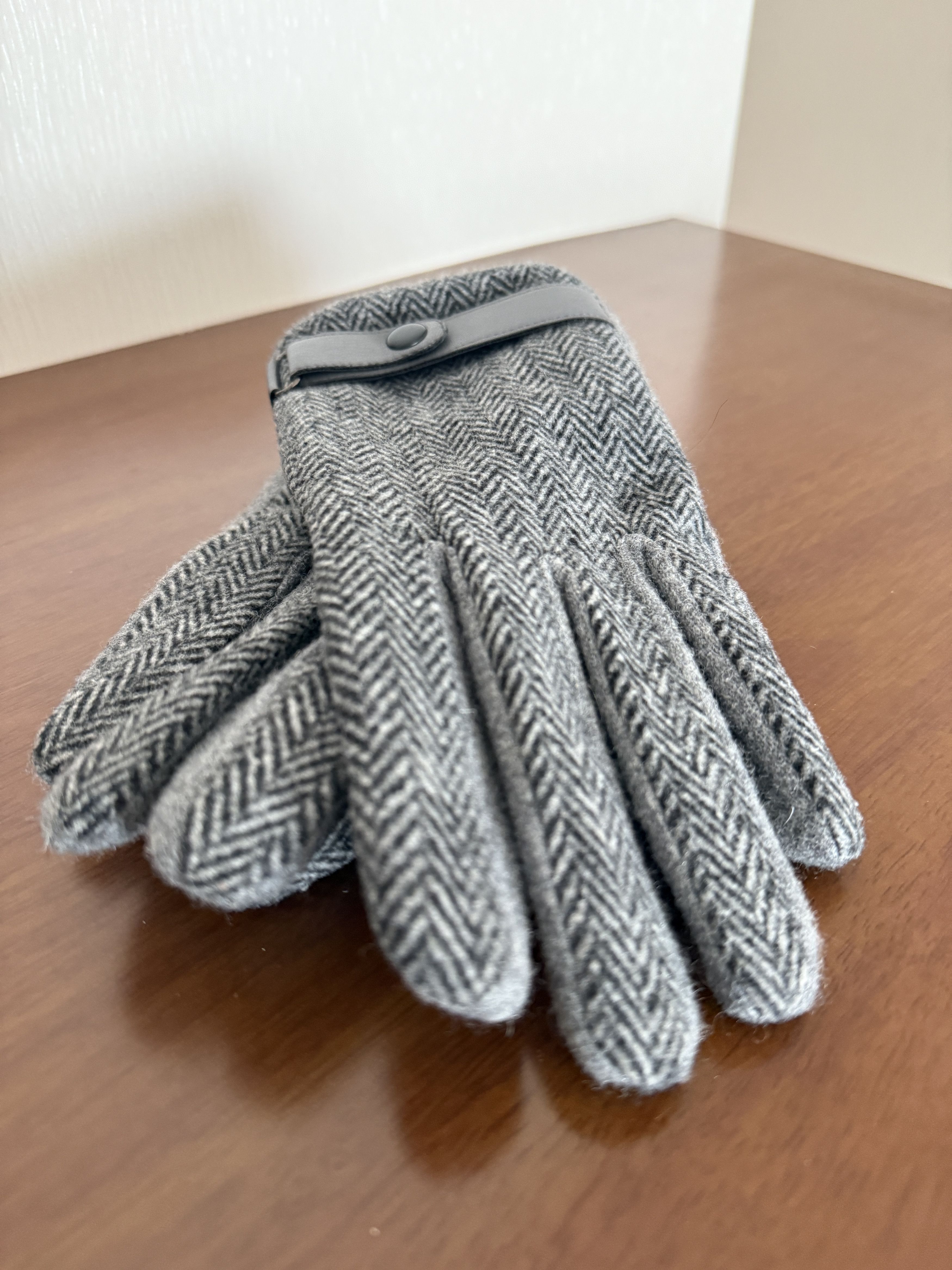 Other Merino Wool Gloves – Grey Herringbone – Touchscreen Size ONE SIZE - 6 Thumbnail