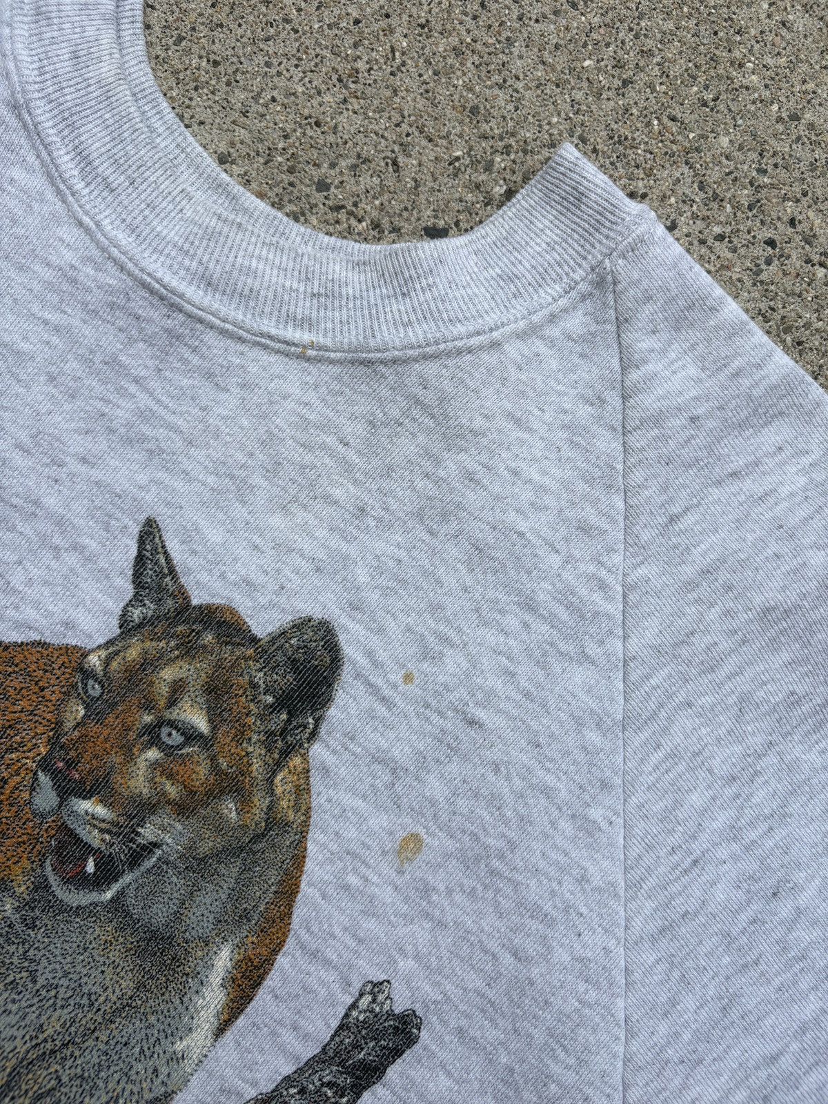 Jerzees × Vintage Vintage 1990 JERZEES Cougar On A Tree Grey Sweater Size XL Size US XL / EU 56 / 4 - 9 Thumbnail