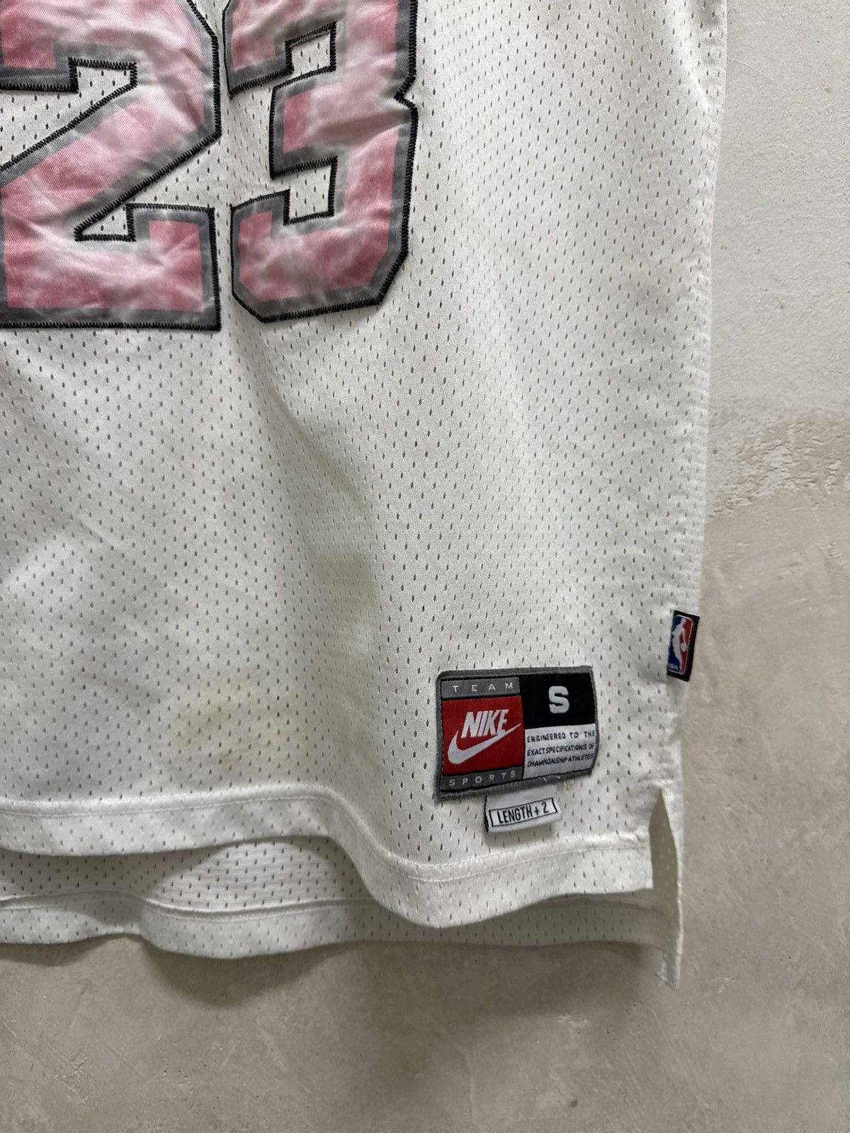 NBA 2000s Faded Michael Jordan Chicago Bulls NBA Jersey Size US S / EU 44-46 / 1 - 4 Thumbnail