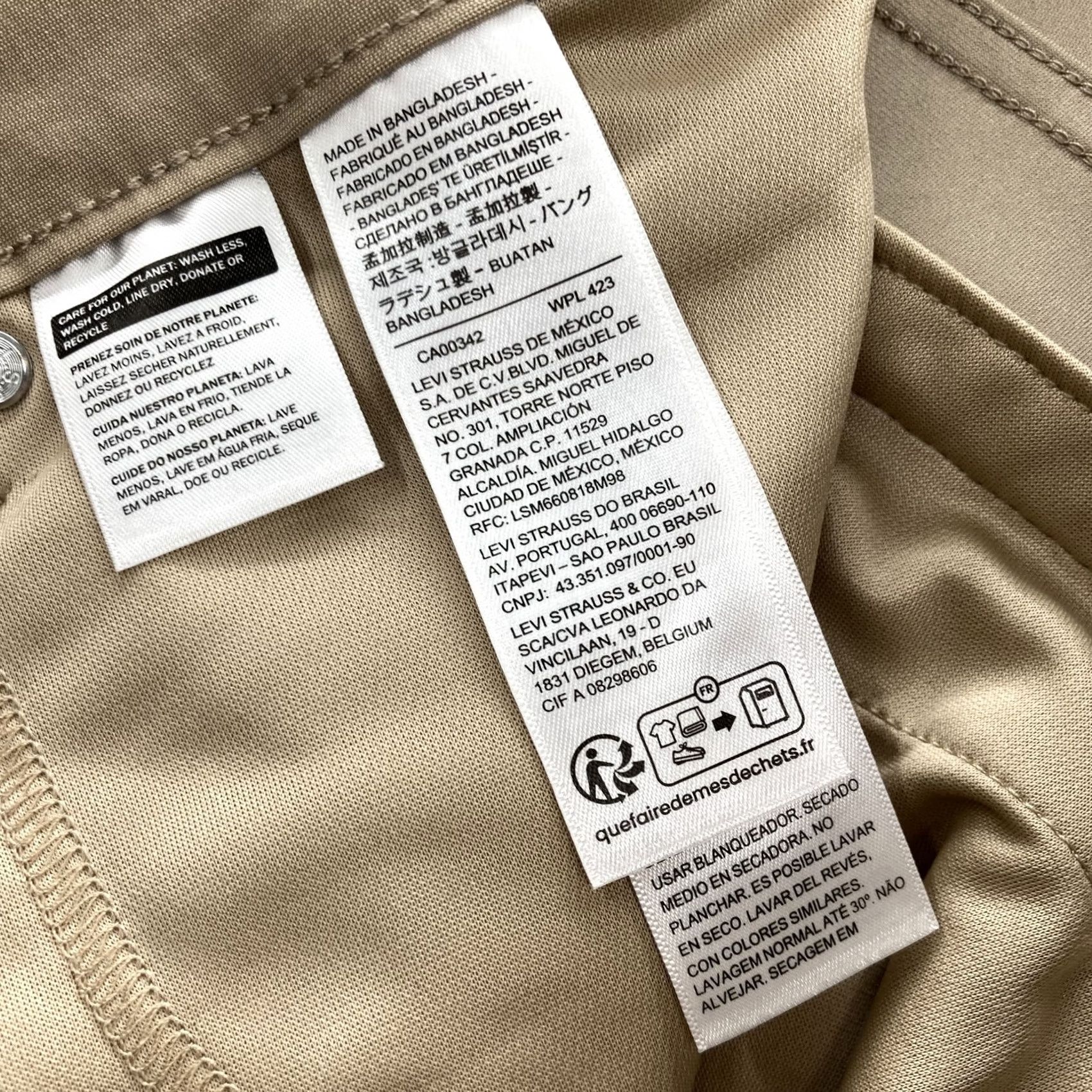 Levi's VINTAGE? No. Levi's 511 Pants Mens 31x30 Khaki Beige Slim Fit Engineered For Movement Size US 31 - 5 Thumbnail