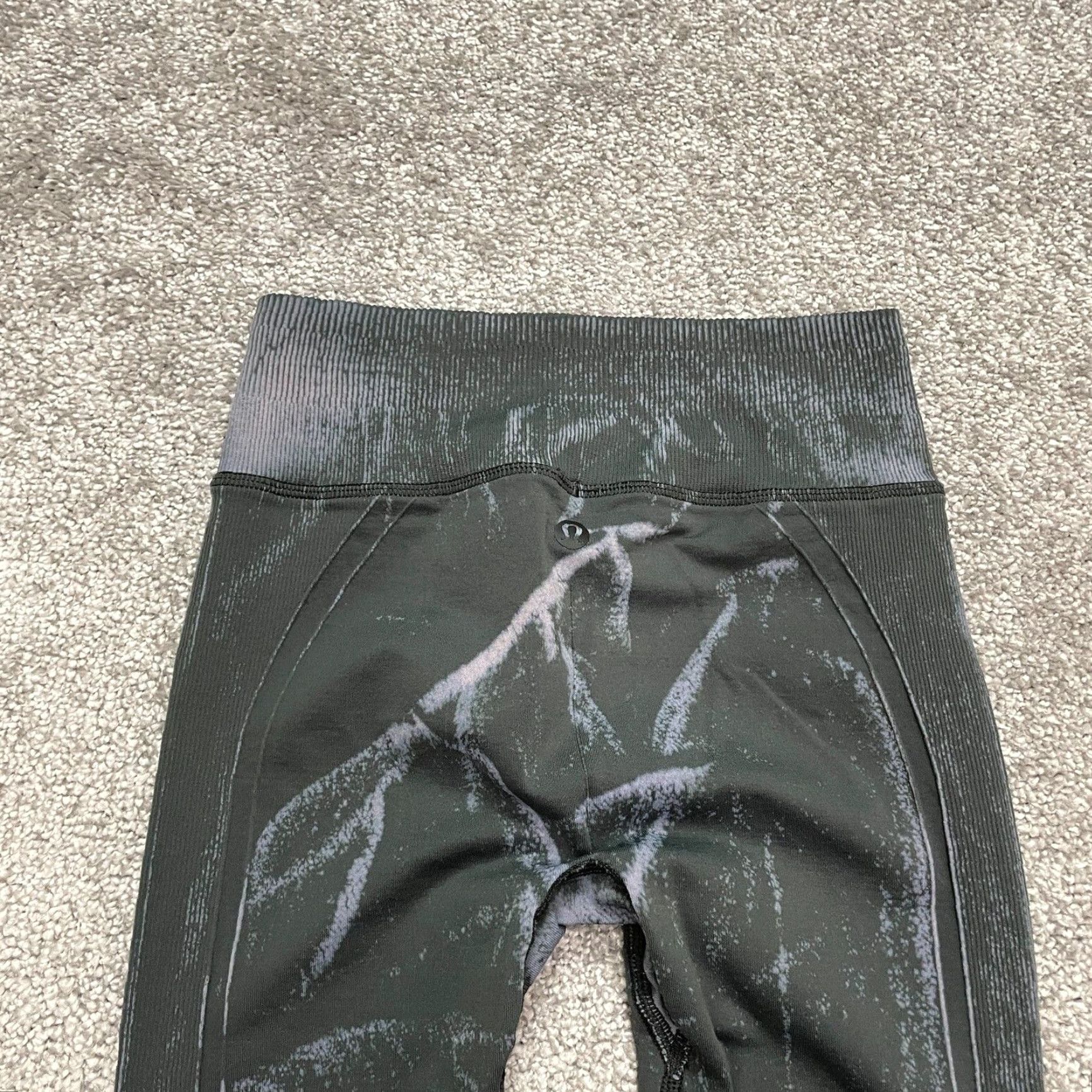 Lululemon Lululemon Ebb To Street Tight Leggings Womens 4 Tie-Dye 20x26 Black Compression Knit Activewear Shoes? Size 27" / US 4 / IT 40 - 3 Thumbnail