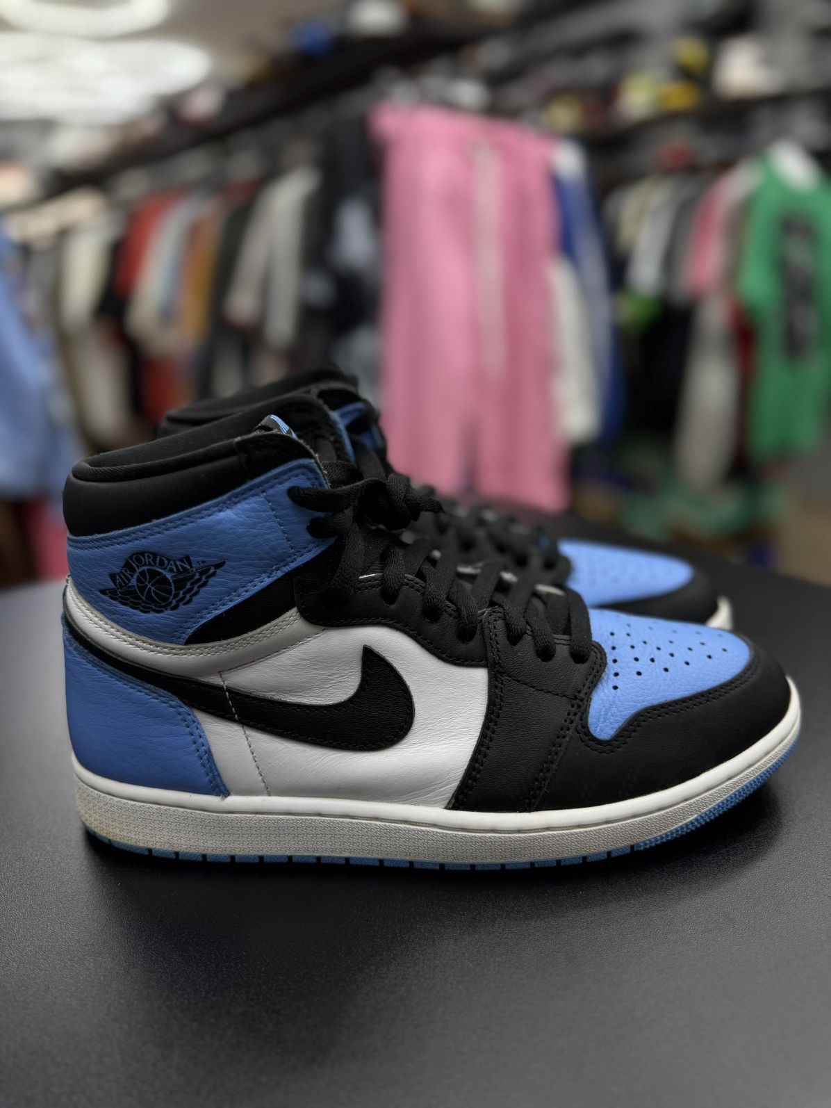 Jordan Brand × Nike Jordan 1 High UNC Toe Size 10 Pre Owned Size US 10 / EU 43 - 1 Thumbnail