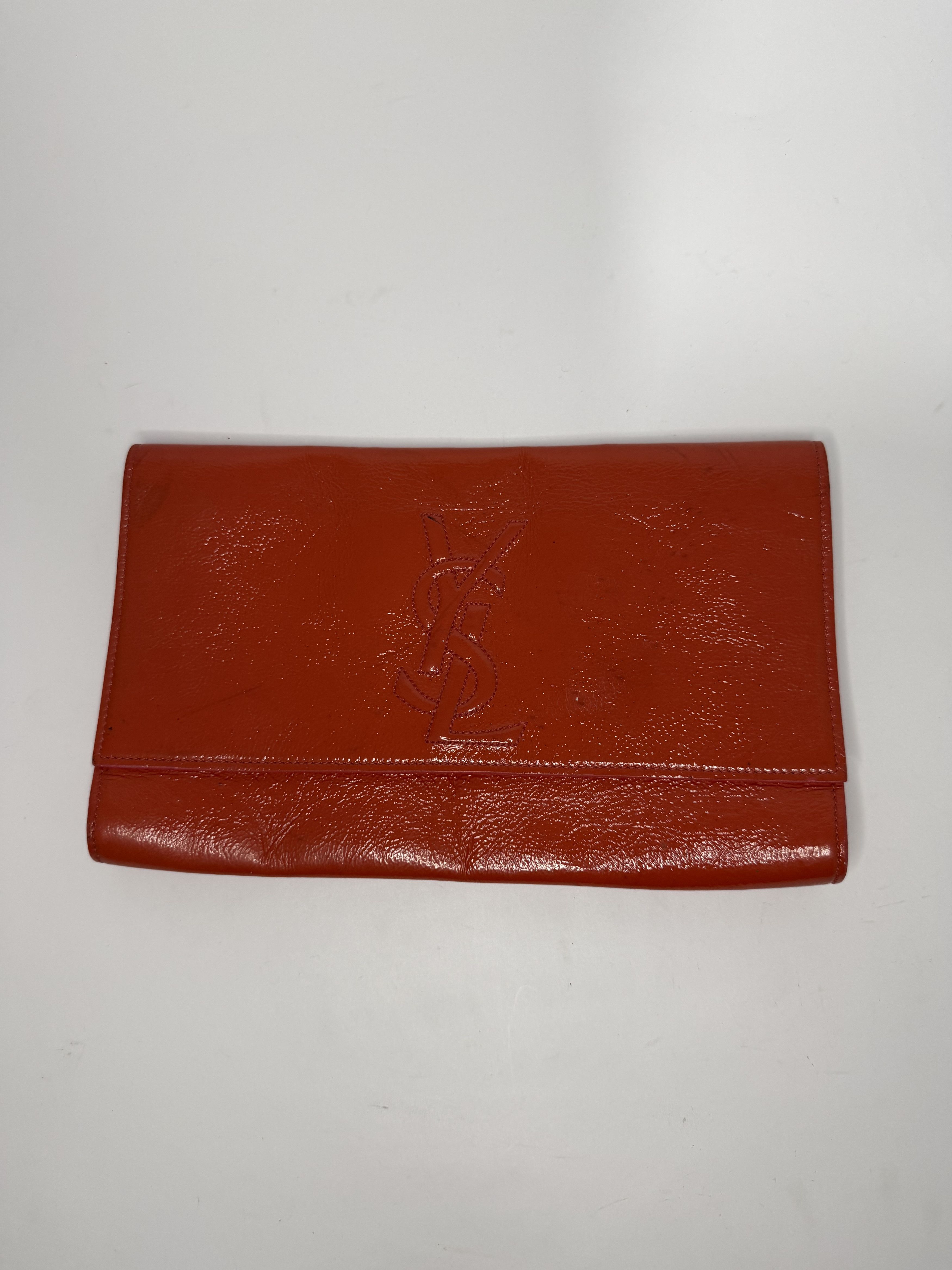 Yves Saint Laurent YVES SAINT LAURENT Dark Patent Leather Belle De Jour Clutch Size ONE SIZE - 1 Thumbnail
