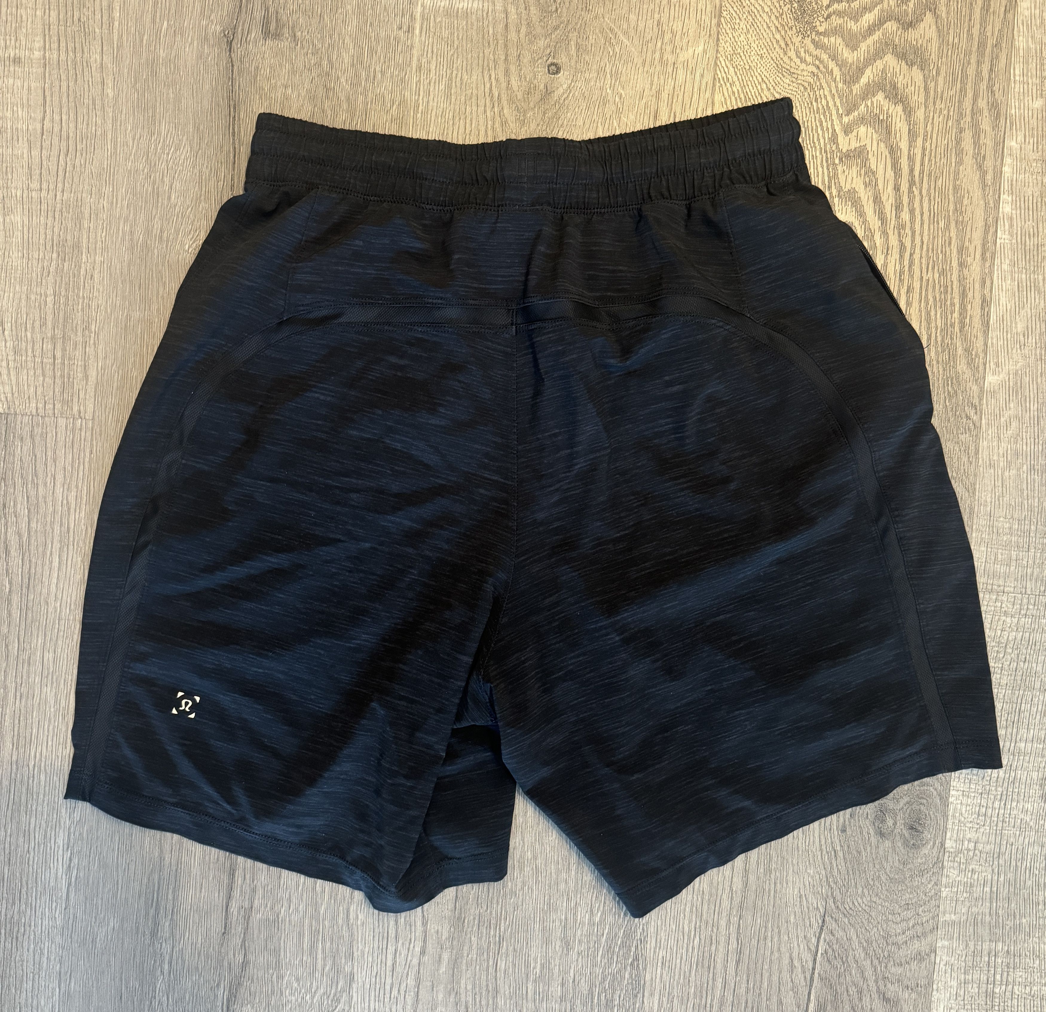 Lululemon Lululemon Mens Black Basketball Gym Shorts Size S Size US 31 - 3 Thumbnail