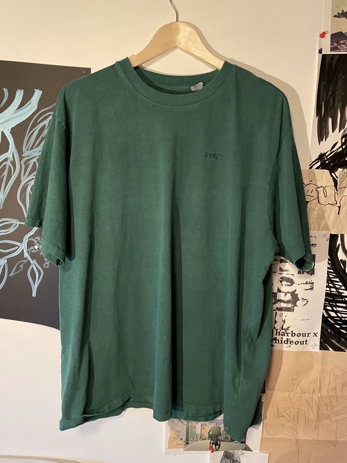 Levi's Levi’s “Cherries” T-Shirt Size US XL / EU 56 / 4 - 1 Thumbnail