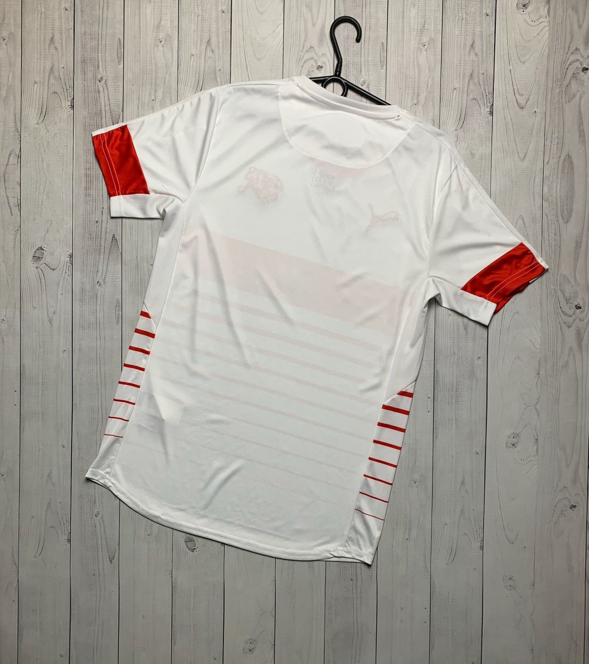 Puma × Vintage Vintage Puma Switzerland soccer jersey size M white Size US M / EU 48-50 / 2 - 6 Thumbnail