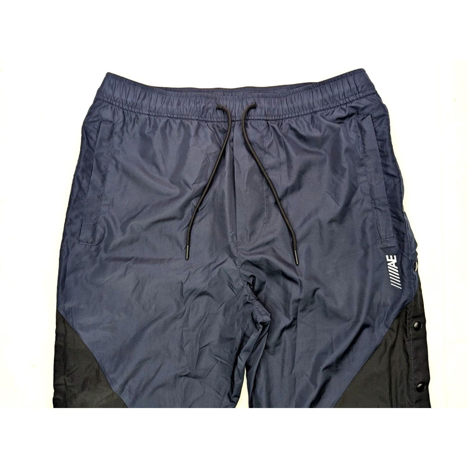 American Eagle Outfitters American Eagle Outfitters AE Windbreaker Warm Up Pants Men MT Black Navy Side Button Jogger Athletic Inseam 28-31"} Size US 31 - 6 Thumbnail