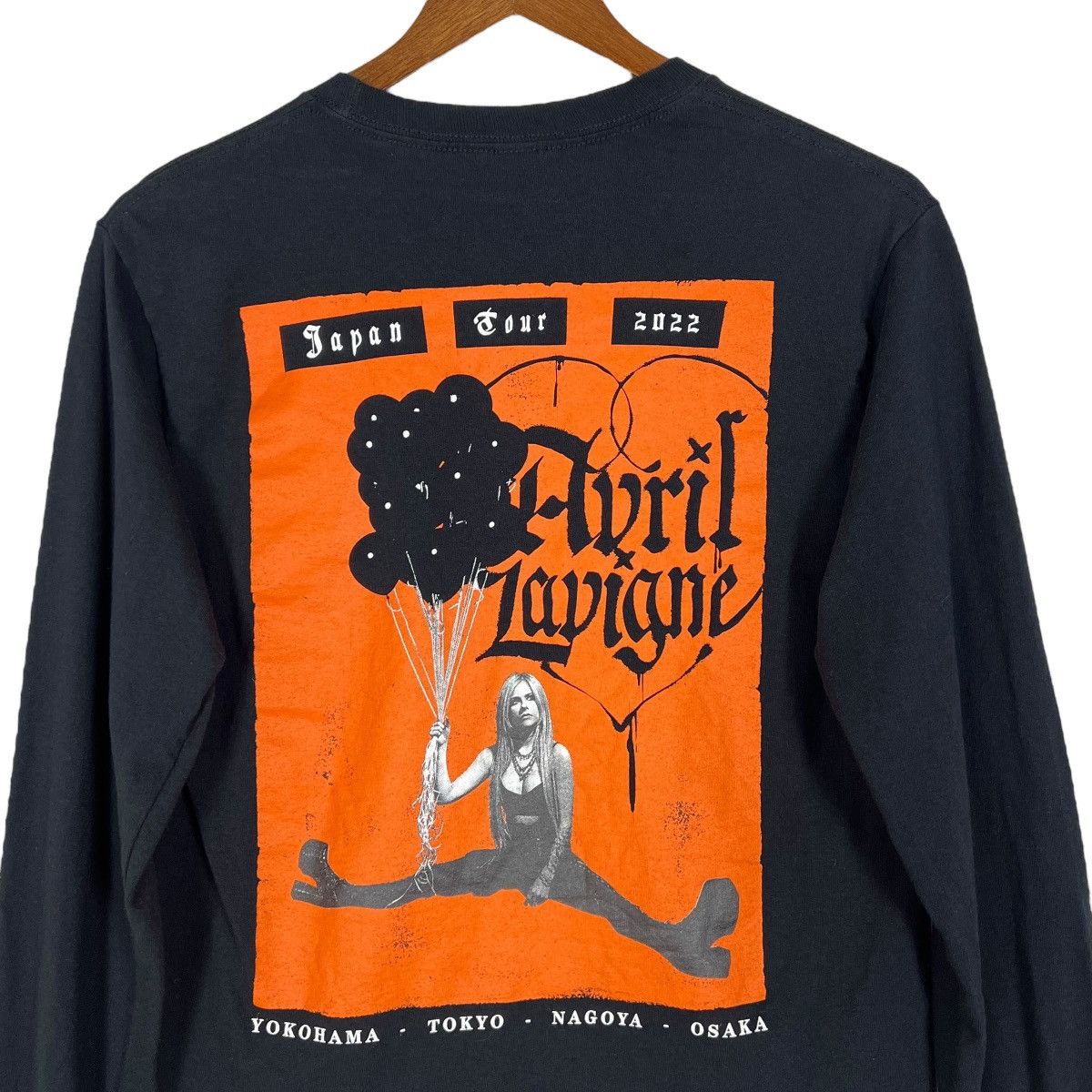 Band Tees × Vintage Avril Lavigne Bite Me Long Sleeve Tour Tee Size US S / EU 44-46 / 1 - 4 Thumbnail