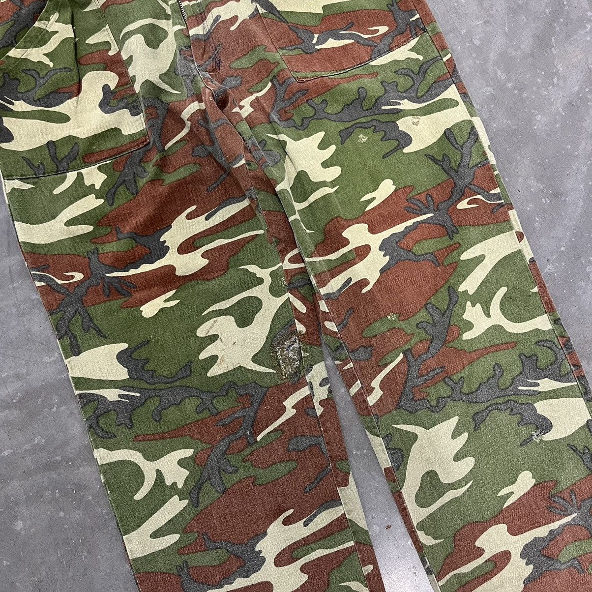 Vintage Vintage Camo Distressed Baggy Skate Work Wear Pants Size US 34 / EU 50 - 7 Thumbnail