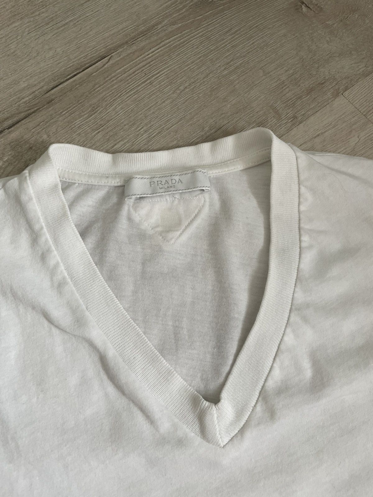 Designer × Prada Rare Prada v-Neck Tee with Triangle back t-shirt Y2k Size US S / EU 44-46 / 1 - 5 Thumbnail