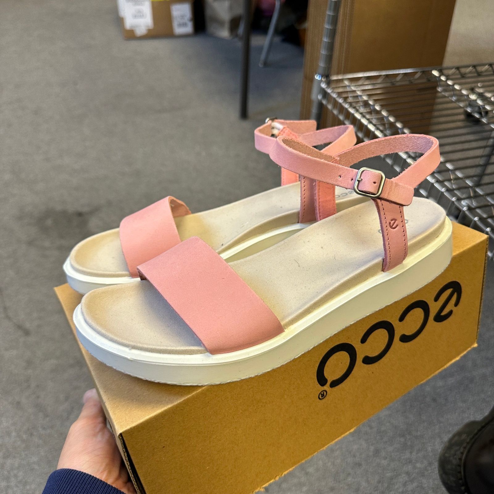Ecco ECCO WOMEN'S 40 FLOWT 3 STRAPS PINK WHITE SANDAL NIB NO LID Size US 9.5 / IT 39.5 - 7 Thumbnail