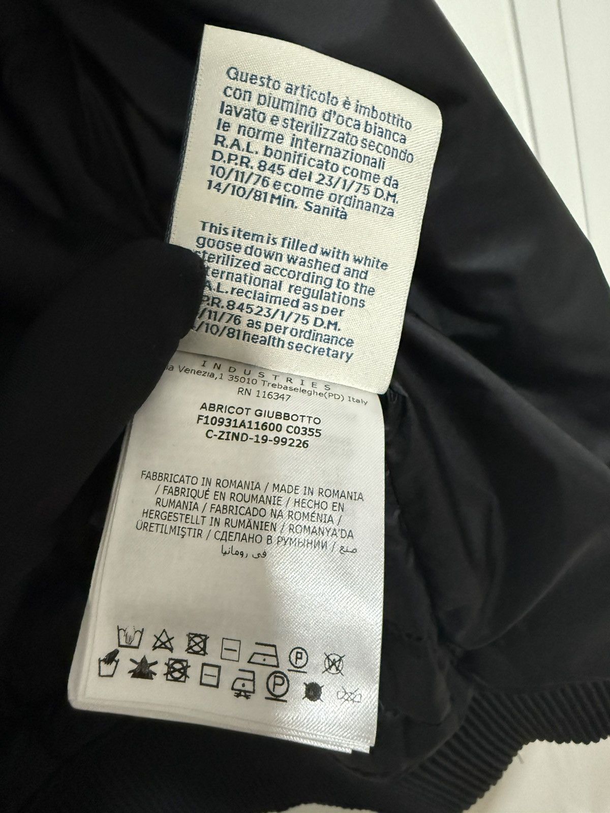 Moncler NEW Moncler Abricot down jacket size 0 Size XS / US 0-2 / IT 36-38 - 17 Thumbnail