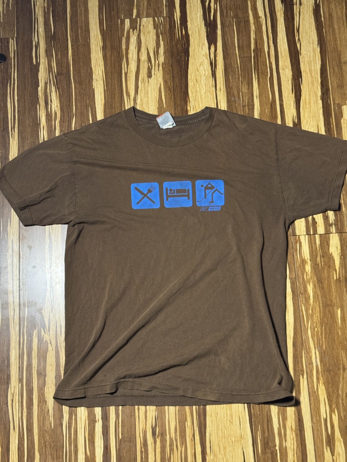 Vintage Nike and Eddie Bauer T-Shirts – size Medium