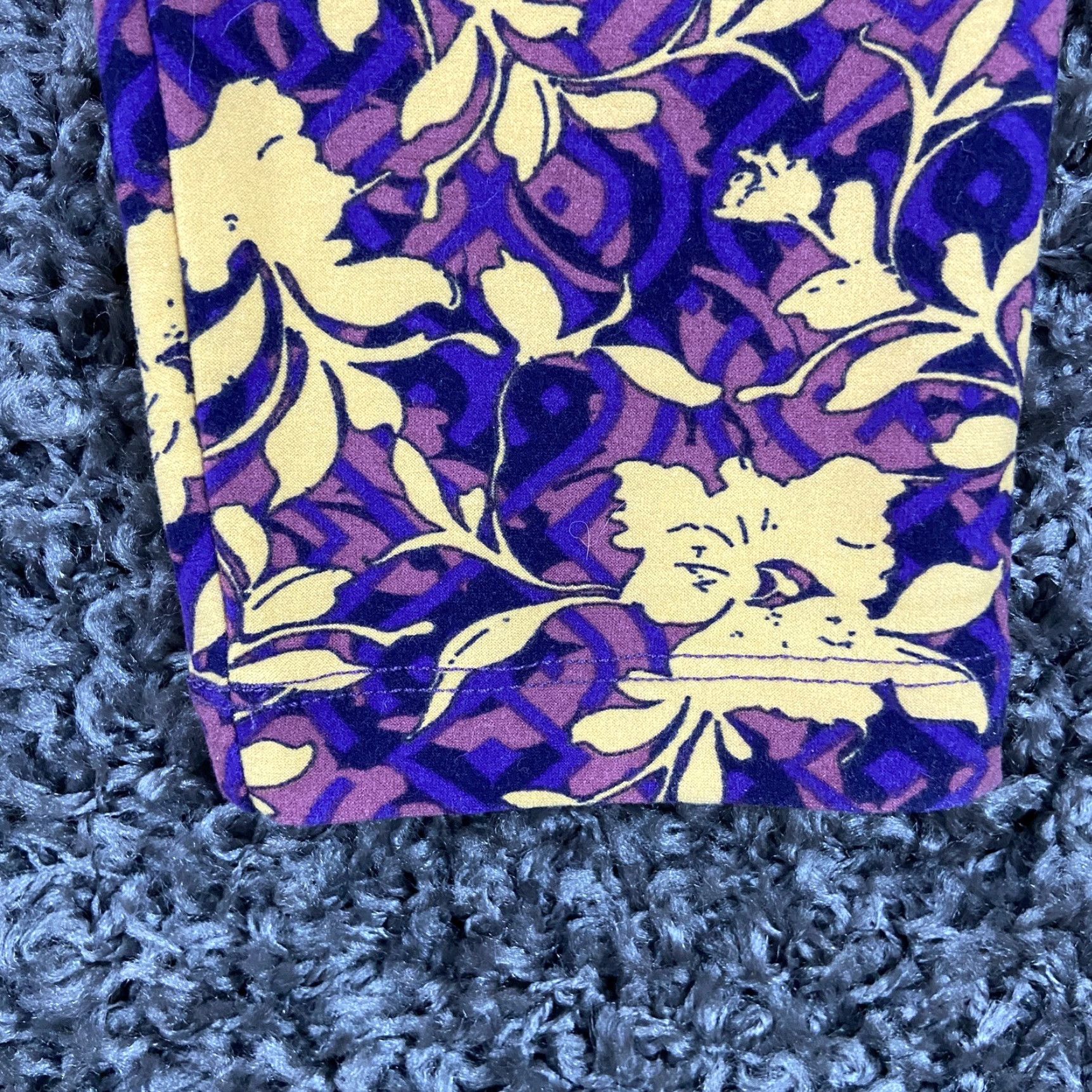 Vintage VINTAGE LuLaRoe Tall & Curvy Leggings Shirt? Size 40" / US 18 - 2 Thumbnail
