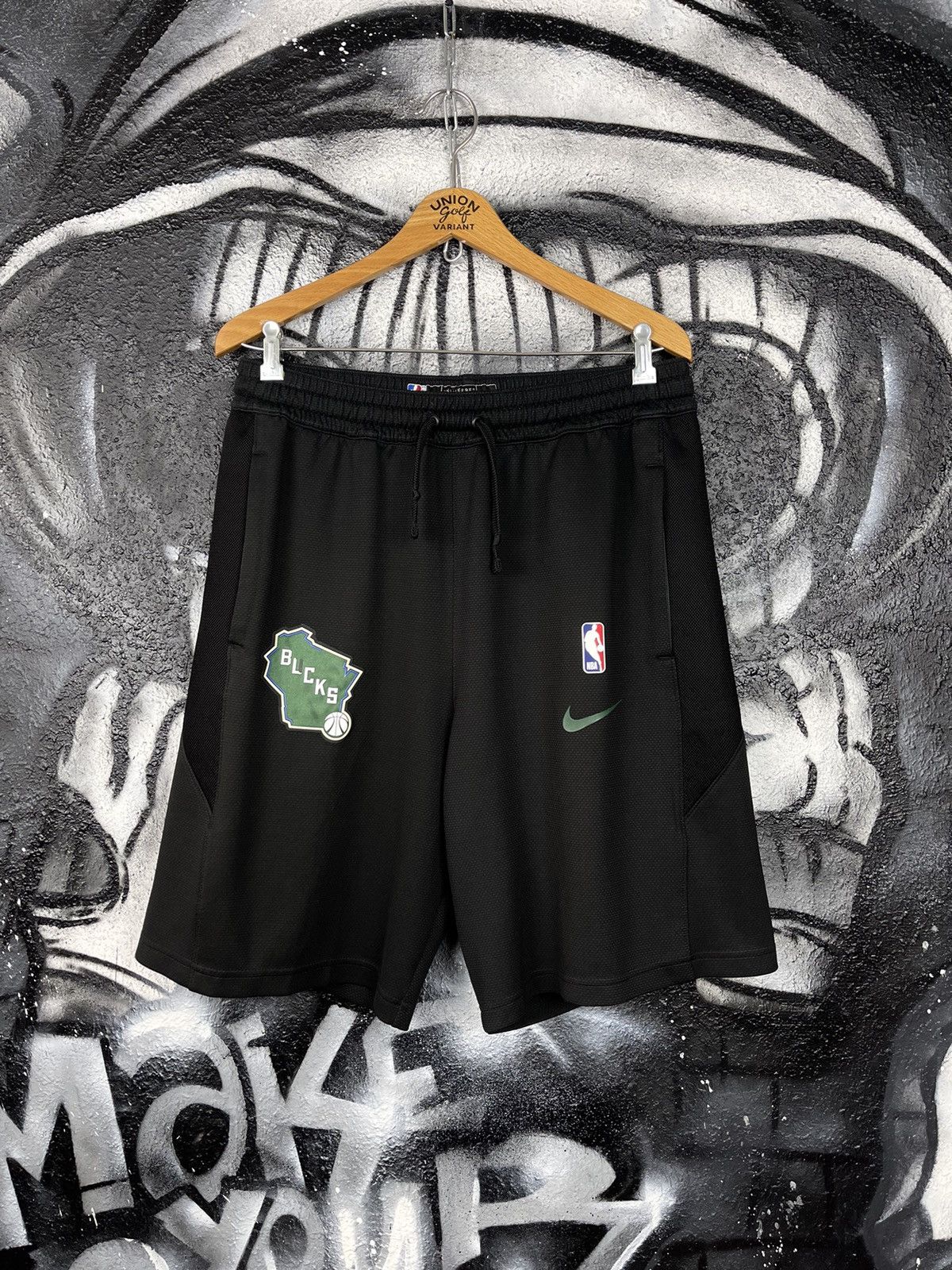 Nike Nike NBA Bucks Black Shorts Men’s Size Large Size US 33 - 2 Thumbnail