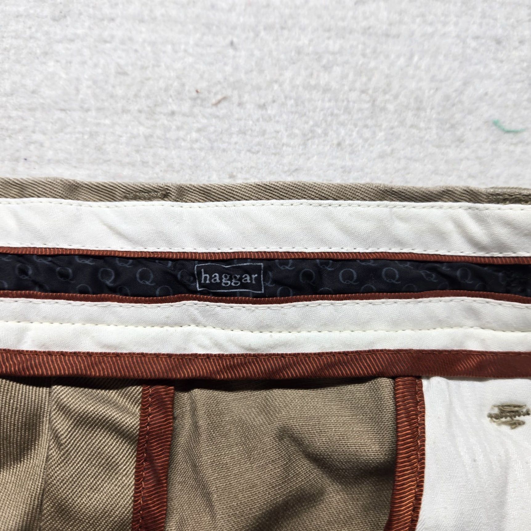 Haggar Haggar Dress Pants Men 38 Brown Cotton Spandex Tapered Regular Work Casual 99% Machine Washable Pleated Front Inseam 29 Adult Size 38 x 29 Brown Size US 38 / EU 54 - 3 Thumbnail
