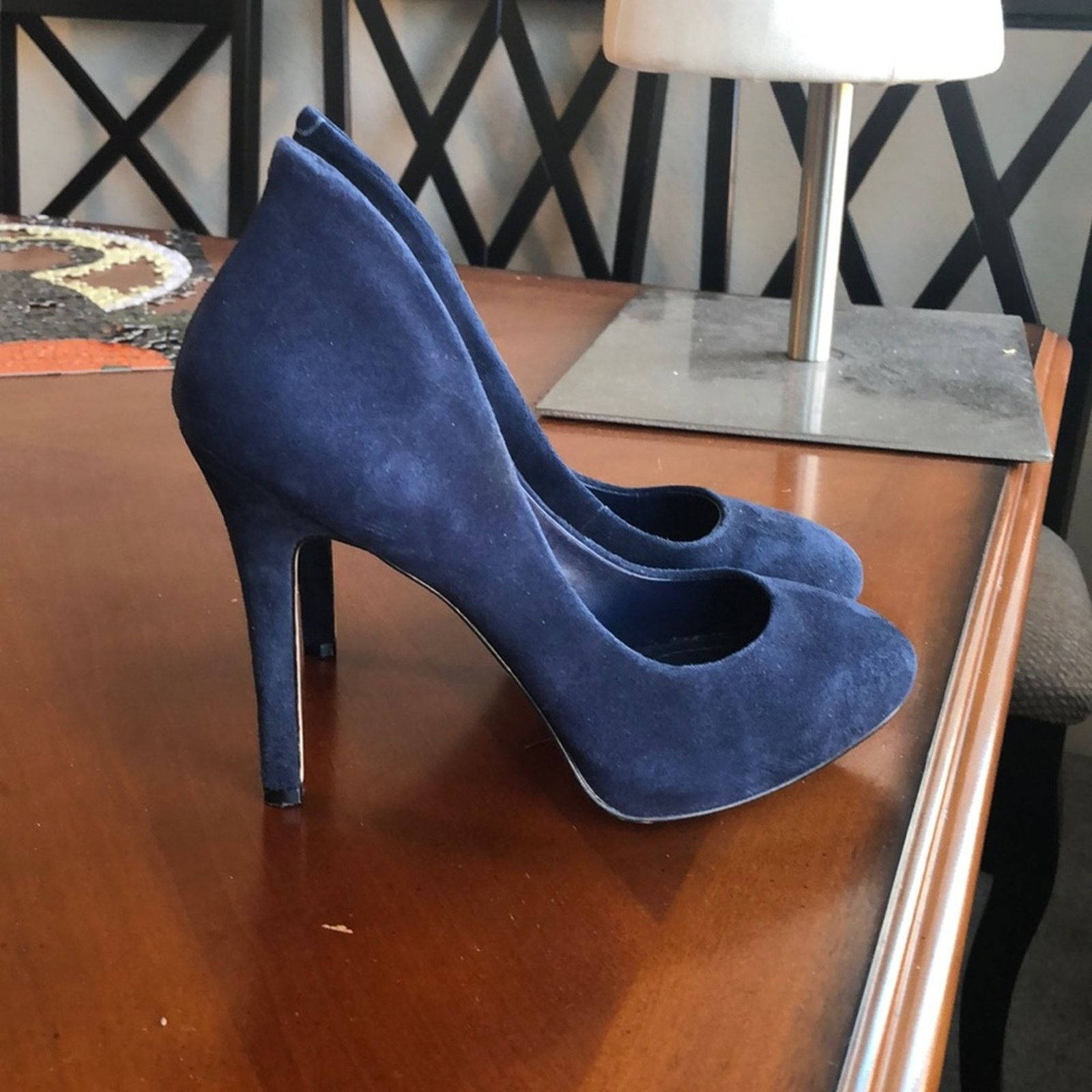 Bcbgmaxazria BCBGENERATION heels, suede blue classic chic timeless sz 7 Size US 7 / IT 37 - 2 Thumbnail