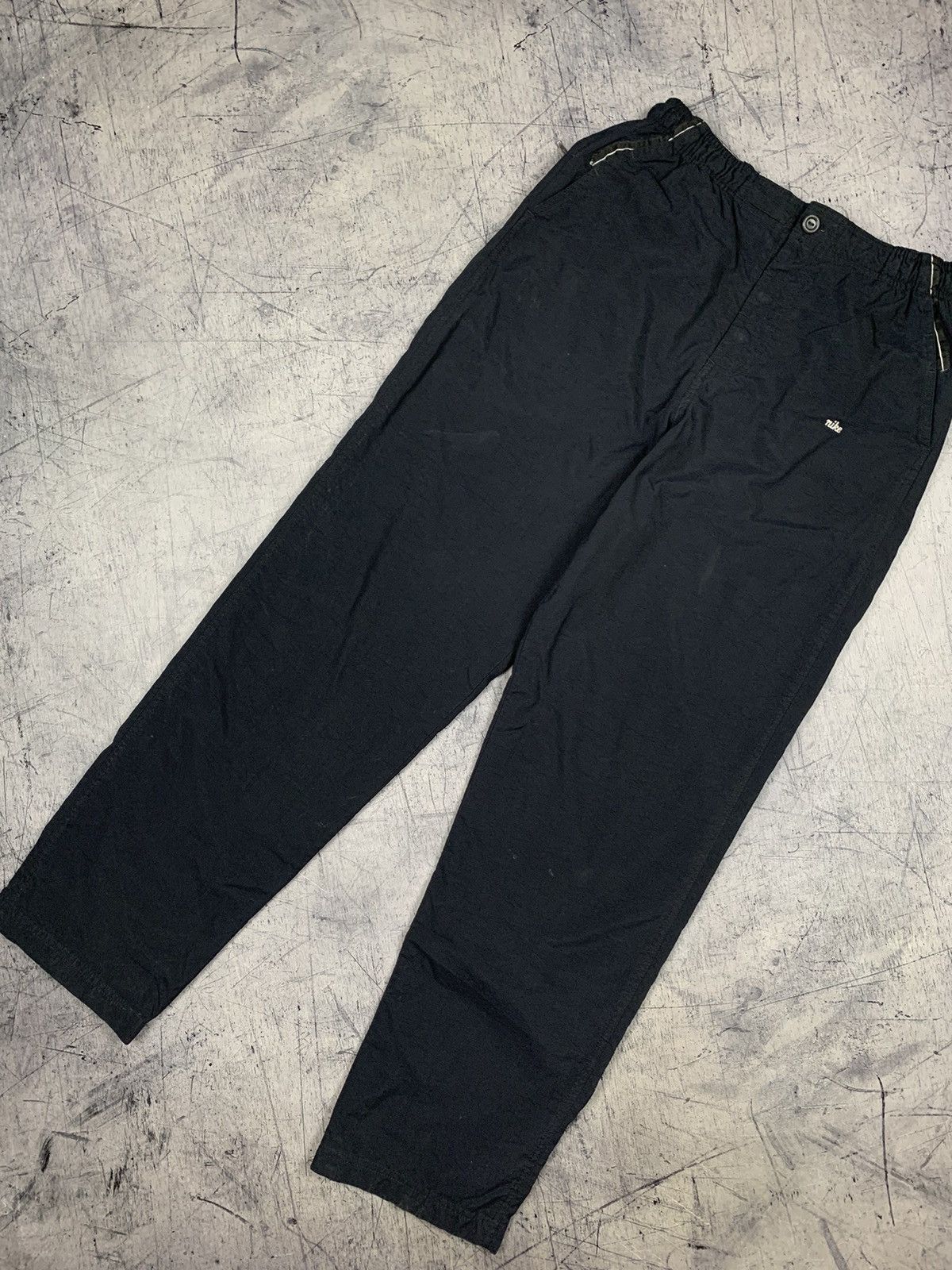 Nike Hype Iconic Vintage Nike Swoosh Nylon Parachute Pants M size Size US 30 / EU 46 - 1 Thumbnail