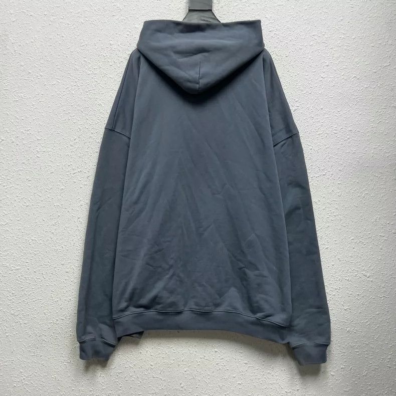 Balenciaga Balenciaga Haze Blue Portrait Pattern Hoodie Size US L / EU 52-54 / 3 - 2 Thumbnail