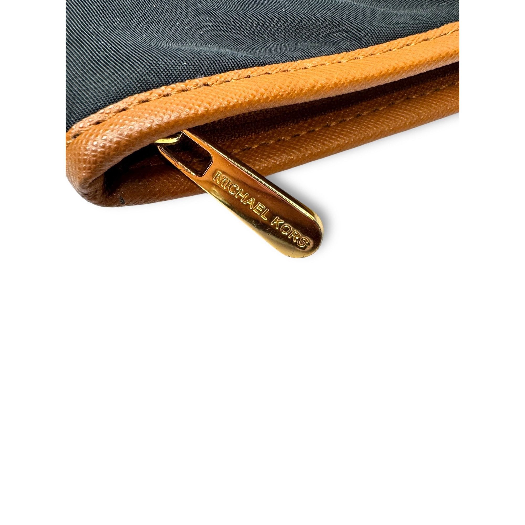 Michael Kors Michael Kors Kempton Black Nylon Wristlet Gold Tone Hardware Size ONE SIZE - 10 Thumbnail