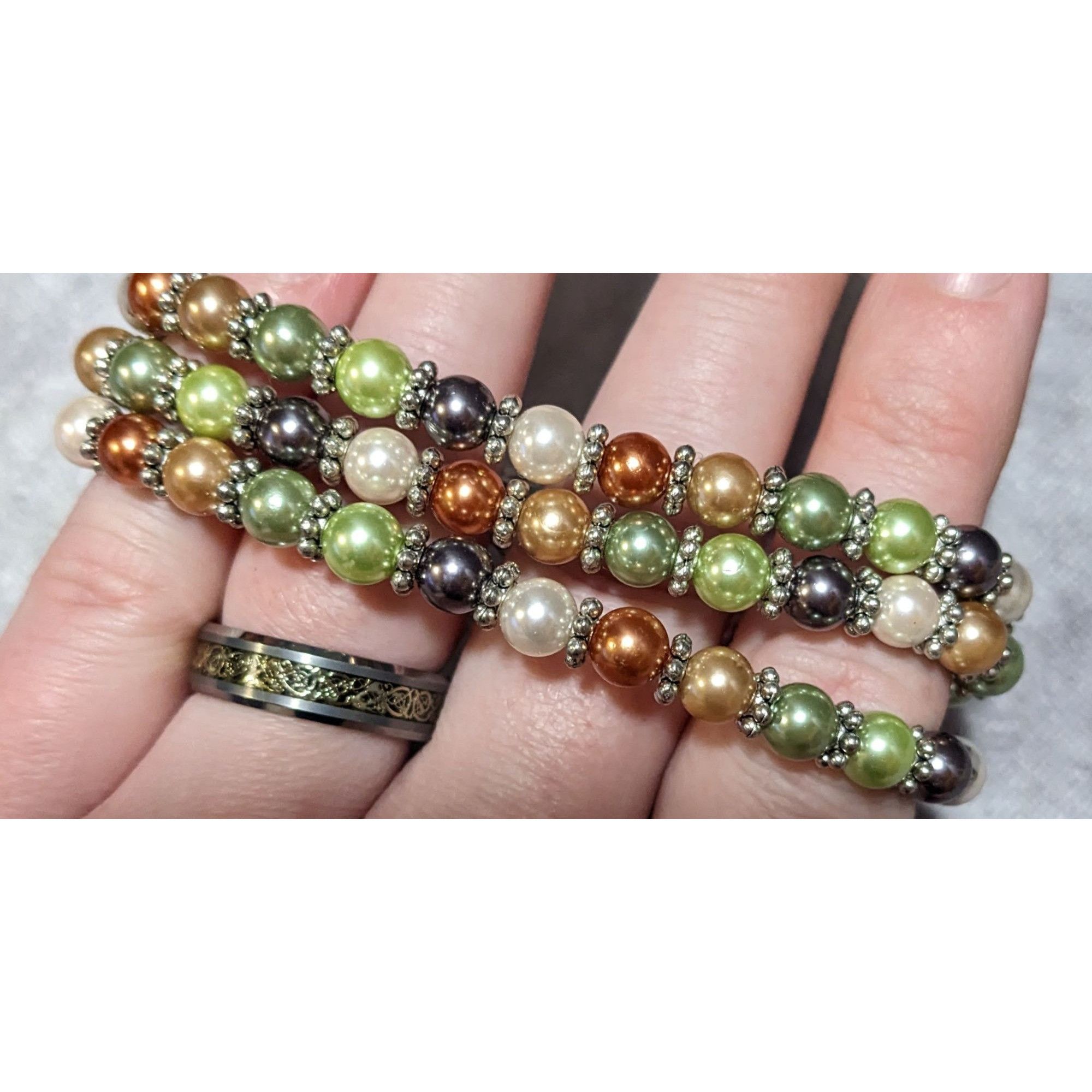 Other Vintage Mother Of Pearl And Pearl Beaded Floral Bracelet Size ONE SIZE - 7 Thumbnail