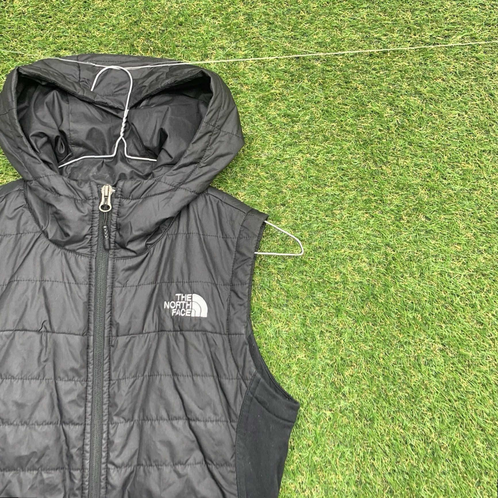 The North Face VINTAGE The North Face Puffer Vest Womens XS Quilted Sleeveless Hooded Jacket Black Hike Size XS / US 0-2 / IT 36-38 - 3 Thumbnail