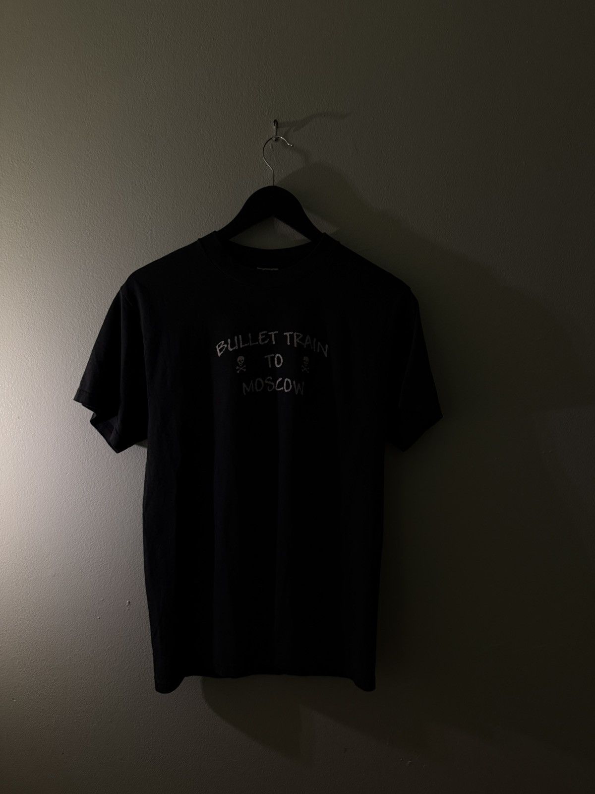 Fruit Of The Loom Vintage 00s bullet train to Moscow tee Size US M / EU 48-50 / 2 - 1 Thumbnail