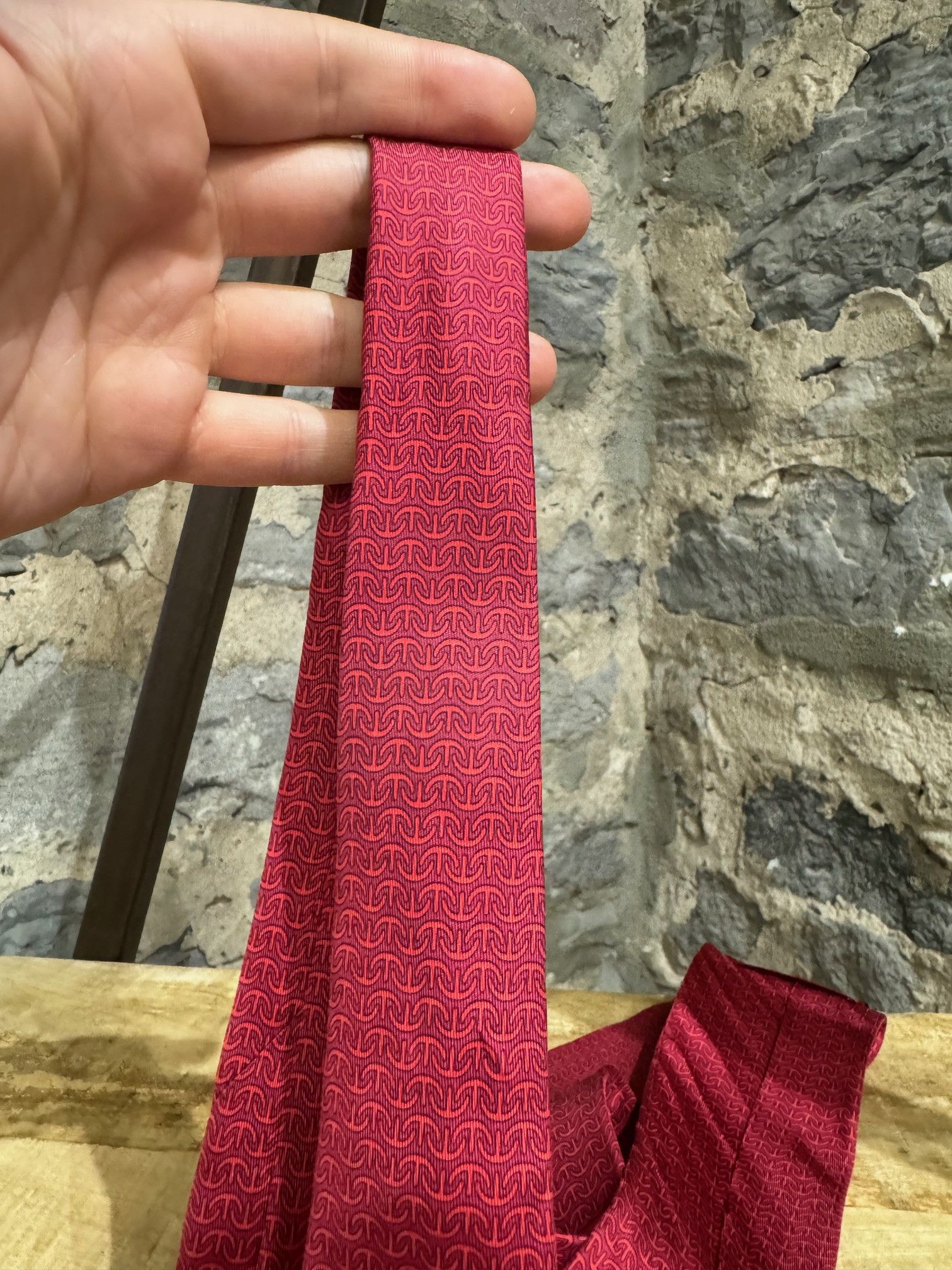 Hermes Hermès Chaine D'Ancre Pattern Raspberry Red Tonal Silk Tie Size ONE SIZE - 7 Thumbnail